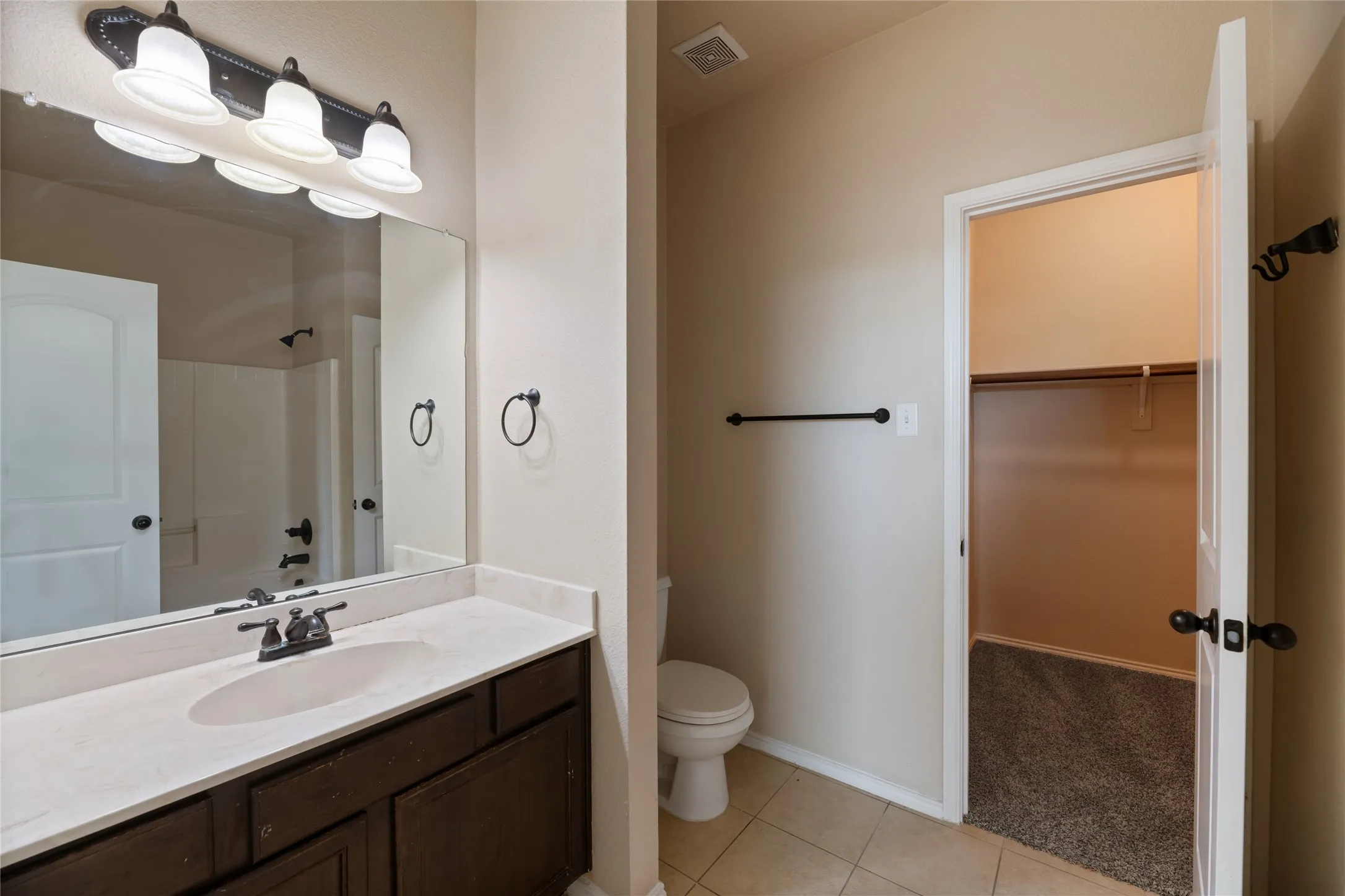 Duplex For Rent in Collin County , 355 Armstrong Lane, Lavon, Texas 75166, 3 Bedroom, 2 Bathroom, 2 Garage spaces, 1,268 Sqft, built in 2010, mls#21347285, Real Estate Agent in Lavon, Homes For Rent in Collin county, Homes For Rent in Lavon, Realtor in Lavon Texas, Real Estate Brokerage Independent Realty Texas, Luminita Cordes Realtor