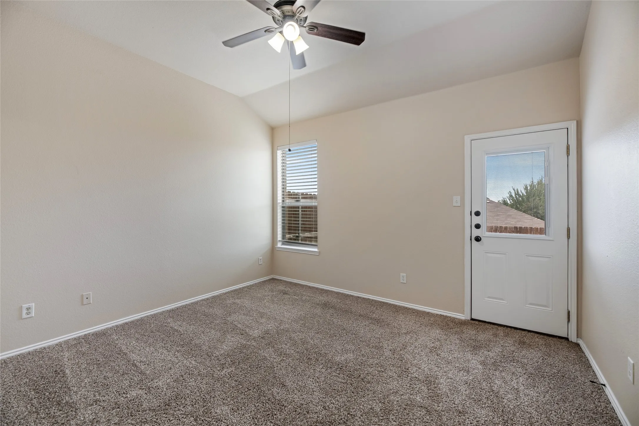 Duplex For Rent in Collin County , 355 Armstrong Lane, Lavon, Texas 75166, 3 Bedroom, 2 Bathroom, 2 Garage spaces, 1,268 Sqft, built in 2010, mls#21347285, Real Estate Agent in Lavon, Homes For Rent in Collin county, Homes For Rent in Lavon, Realtor in Lavon Texas, Real Estate Brokerage Independent Realty Texas, Luminita Cordes Realtor