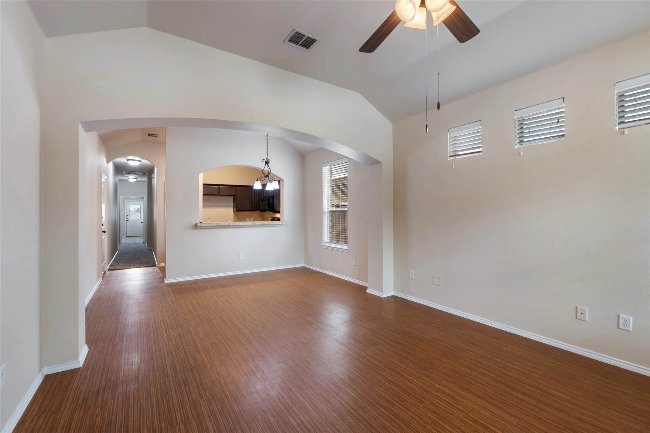 Duplex For Rent in Collin County , 355 Armstrong Lane, Lavon, Texas 75166, 3 Bedroom, 2 Bathroom, 2 Garage spaces, 1,268 Sqft, built in 2010, mls#21347285, Real Estate Agent in Lavon, Homes For Rent in Collin county, Homes For Rent in Lavon, Realtor in Lavon Texas, Real Estate Brokerage Independent Realty Texas, Luminita Cordes Realtor