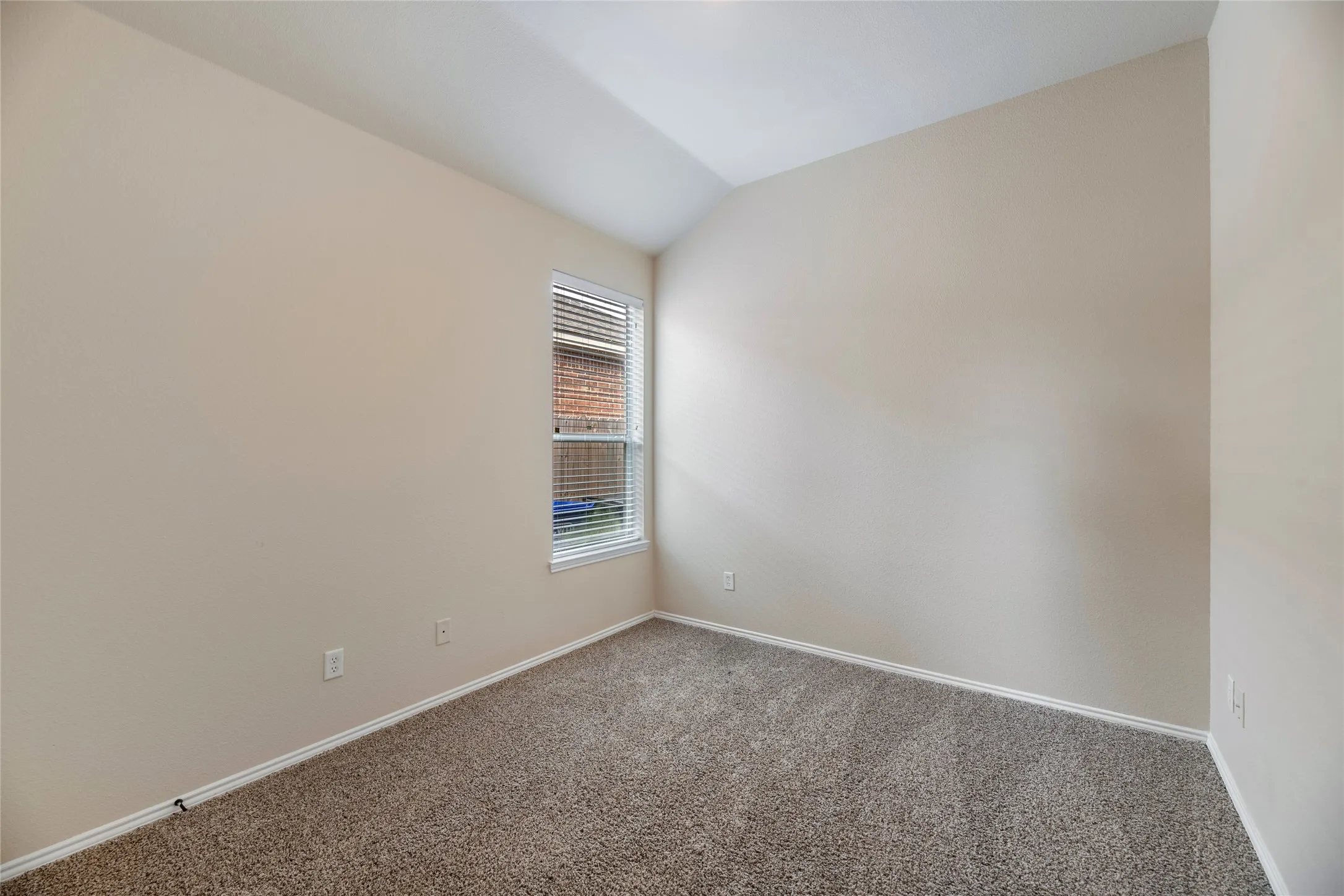 Duplex For Rent in Collin County , 355 Armstrong Lane, Lavon, Texas 75166, 3 Bedroom, 2 Bathroom, 2 Garage spaces, 1,268 Sqft, built in 2010, mls#21347285, Real Estate Agent in Lavon, Homes For Rent in Collin county, Homes For Rent in Lavon, Realtor in Lavon Texas, Real Estate Brokerage Independent Realty Texas, Luminita Cordes Realtor