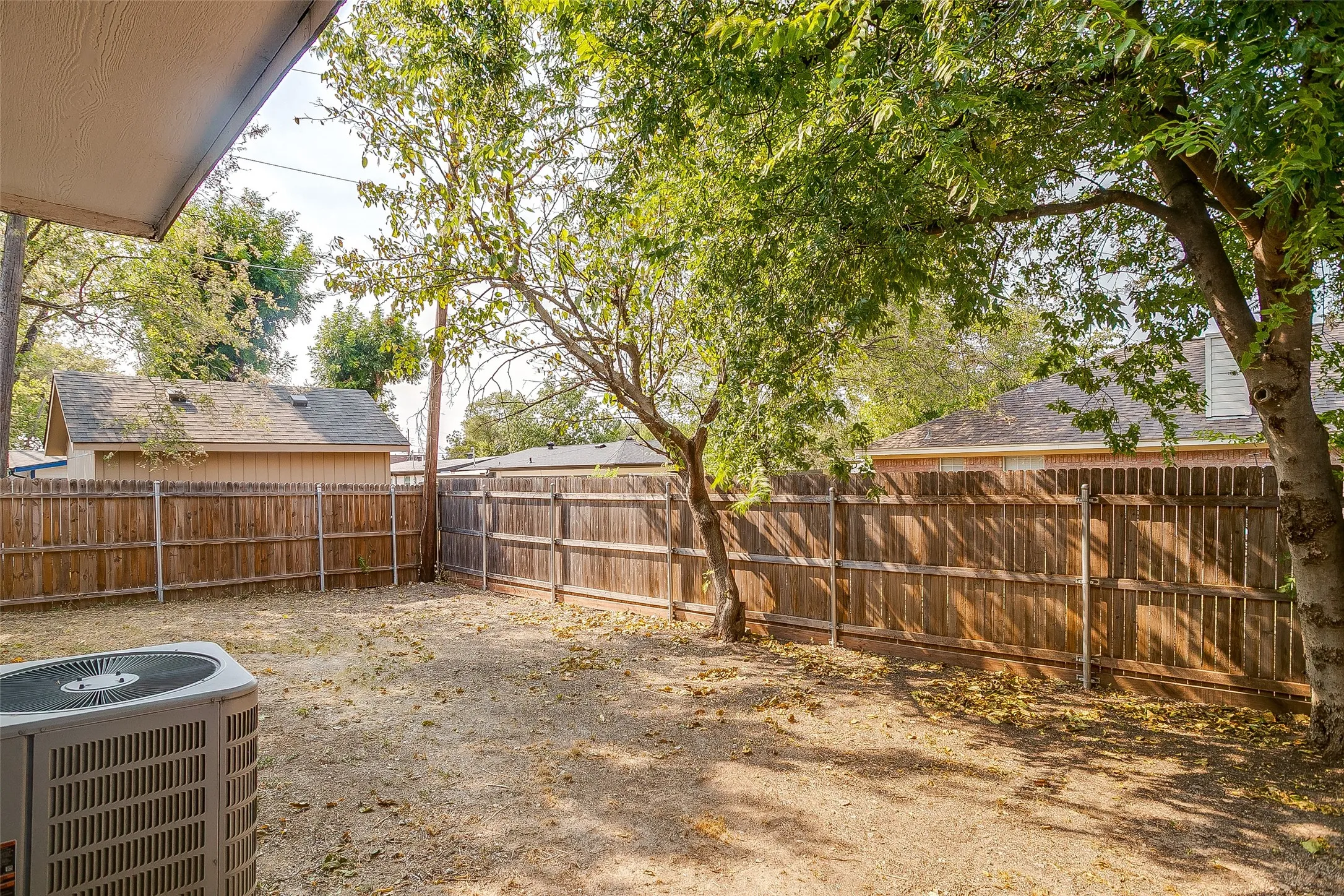 Duplex For Rent in Tarrant County , 121 Myers Drive, White Settlement, Texas 76108, 2 Bedroom, 2 Bathroom, 1 Garage spaces, 1,607 Sqft, built in 1985, mls#21370789, Real Estate Agent in White Settlement, Homes For Rent in Tarrant county, Homes For Rent in White Settlement, Realtor in White Settlement Texas, Real Estate Brokerage Independent Realty Texas, Luminita Cordes Realtor