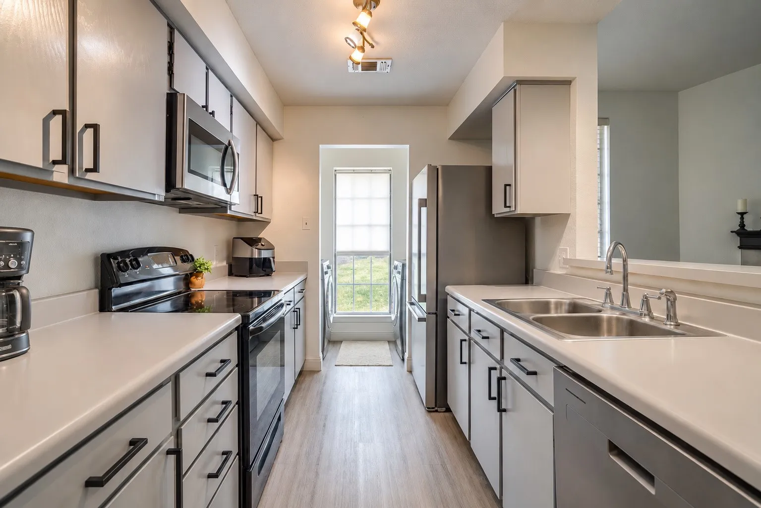 Duplex For Rent in Tarrant County , 121 Myers Drive, White Settlement, Texas 76108, 2 Bedroom, 2 Bathroom, 1 Garage spaces, 1,607 Sqft, built in 1985, mls#21370789, Real Estate Agent in White Settlement, Homes For Rent in Tarrant county, Homes For Rent in White Settlement, Realtor in White Settlement Texas, Real Estate Brokerage Independent Realty Texas, Luminita Cordes Realtor