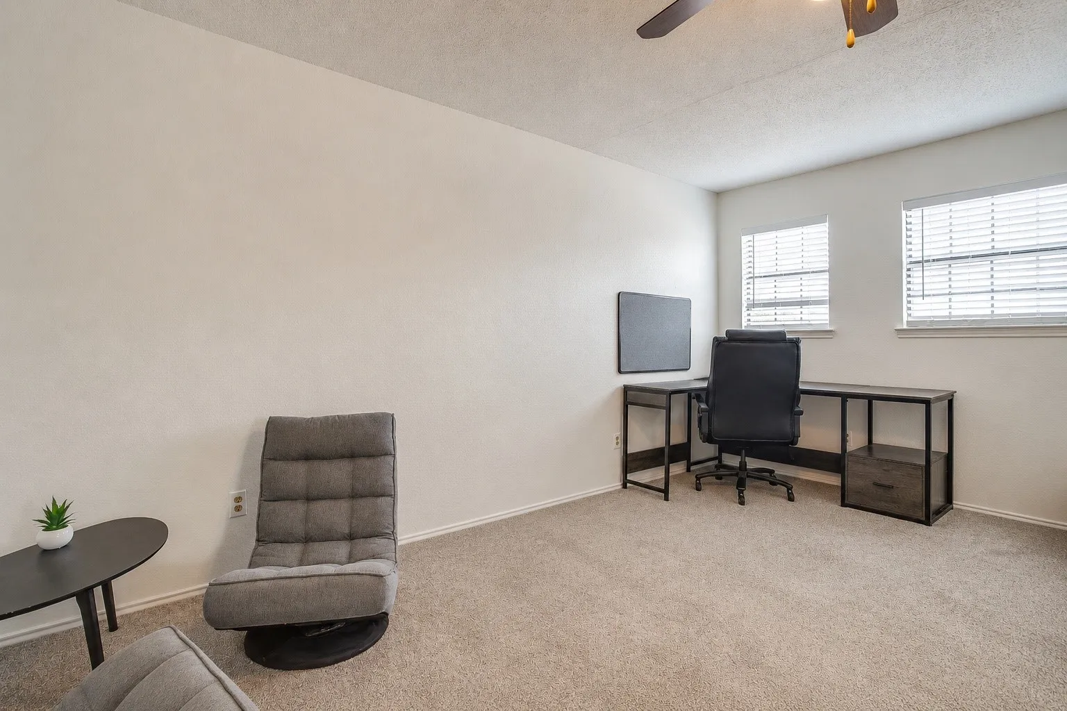 Duplex For Rent in Tarrant County , 121 Myers Drive, White Settlement, Texas 76108, 2 Bedroom, 2 Bathroom, 1 Garage spaces, 1,607 Sqft, built in 1985, mls#21370789, Real Estate Agent in White Settlement, Homes For Rent in Tarrant county, Homes For Rent in White Settlement, Realtor in White Settlement Texas, Real Estate Brokerage Independent Realty Texas, Luminita Cordes Realtor