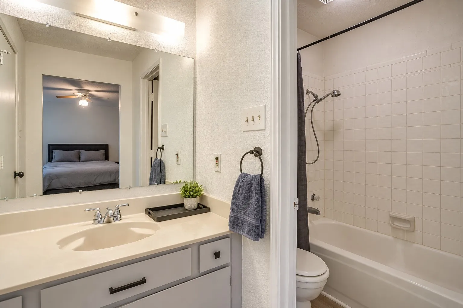 Duplex For Rent in Tarrant County , 121 Myers Drive, White Settlement, Texas 76108, 2 Bedroom, 2 Bathroom, 1 Garage spaces, 1,607 Sqft, built in 1985, mls#21370789, Real Estate Agent in White Settlement, Homes For Rent in Tarrant county, Homes For Rent in White Settlement, Realtor in White Settlement Texas, Real Estate Brokerage Independent Realty Texas, Luminita Cordes Realtor