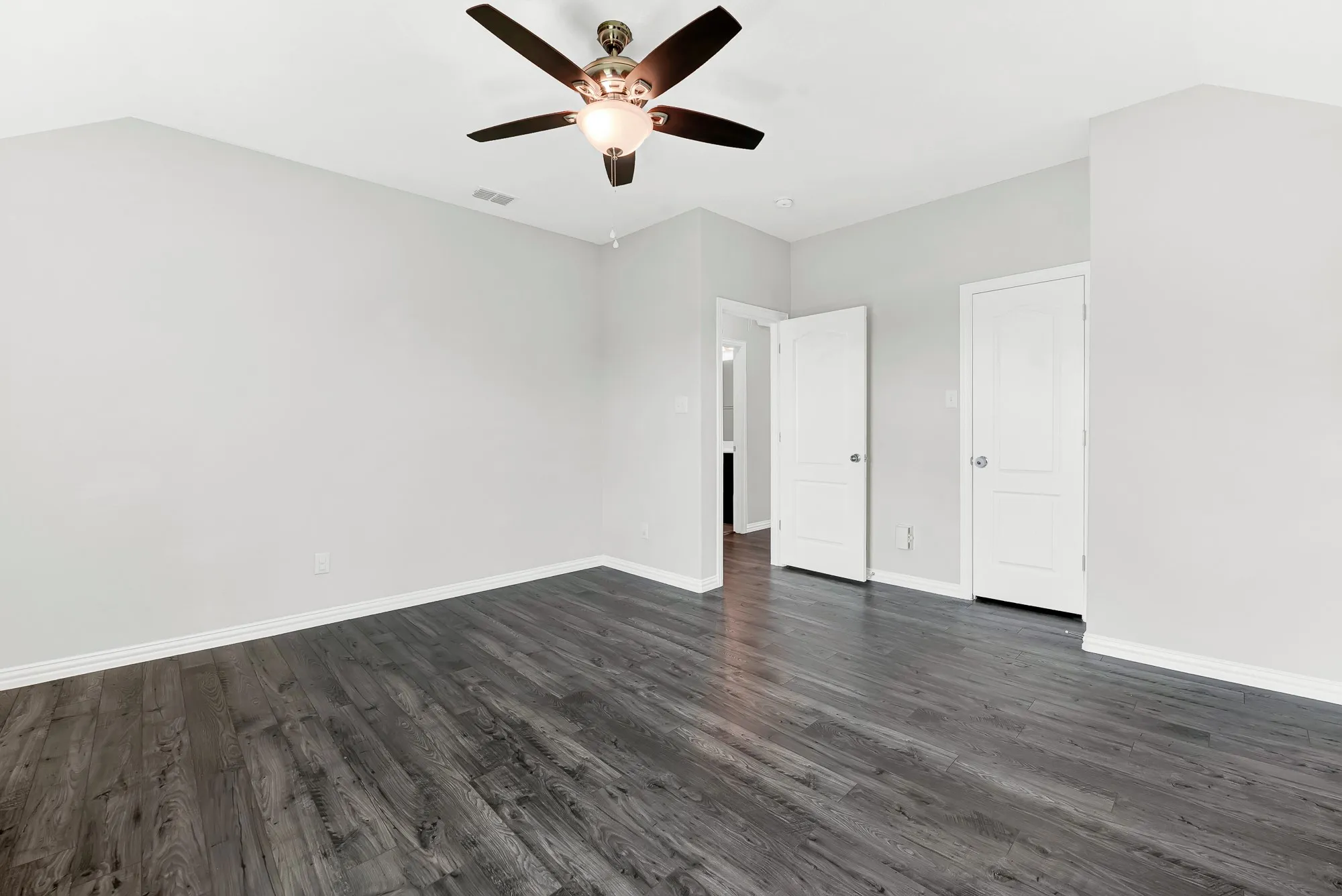 Single Family Residence For Sale in Tarrant County , 7640 Rhyner Way, Fort Worth, Texas 76137, 4 Bedroom, 4 Bathroom, 2 Garage spaces, 3,084 Sqft, built in 2021, mls#21370065, Real Estate Agent in Fort Worth, Homes For Sale in Tarrant county, Homes For Sale in Fort Worth, Realtor in Fort Worth Texas, Real Estate Brokerage Independent Realty Texas, Luminita Cordes Realtor