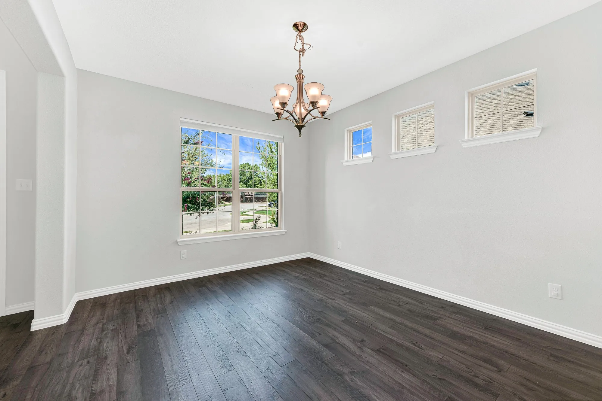 Single Family Residence For Sale in Tarrant County , 7640 Rhyner Way, Fort Worth, Texas 76137, 4 Bedroom, 4 Bathroom, 2 Garage spaces, 3,084 Sqft, built in 2021, mls#21370065, Real Estate Agent in Fort Worth, Homes For Sale in Tarrant county, Homes For Sale in Fort Worth, Realtor in Fort Worth Texas, Real Estate Brokerage Independent Realty Texas, Luminita Cordes Realtor