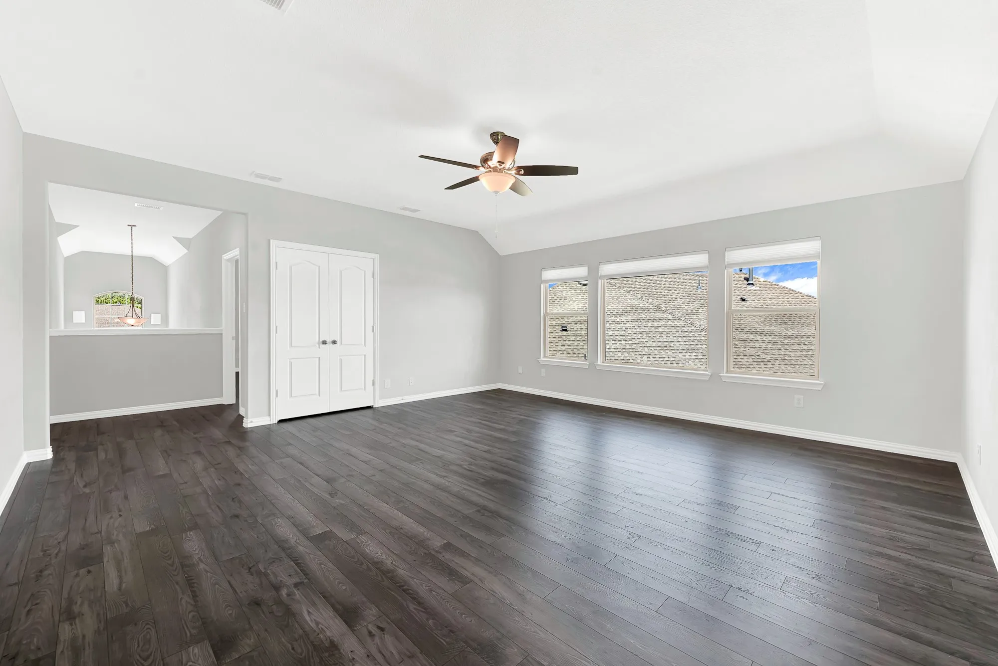 Upstairs large space for family room