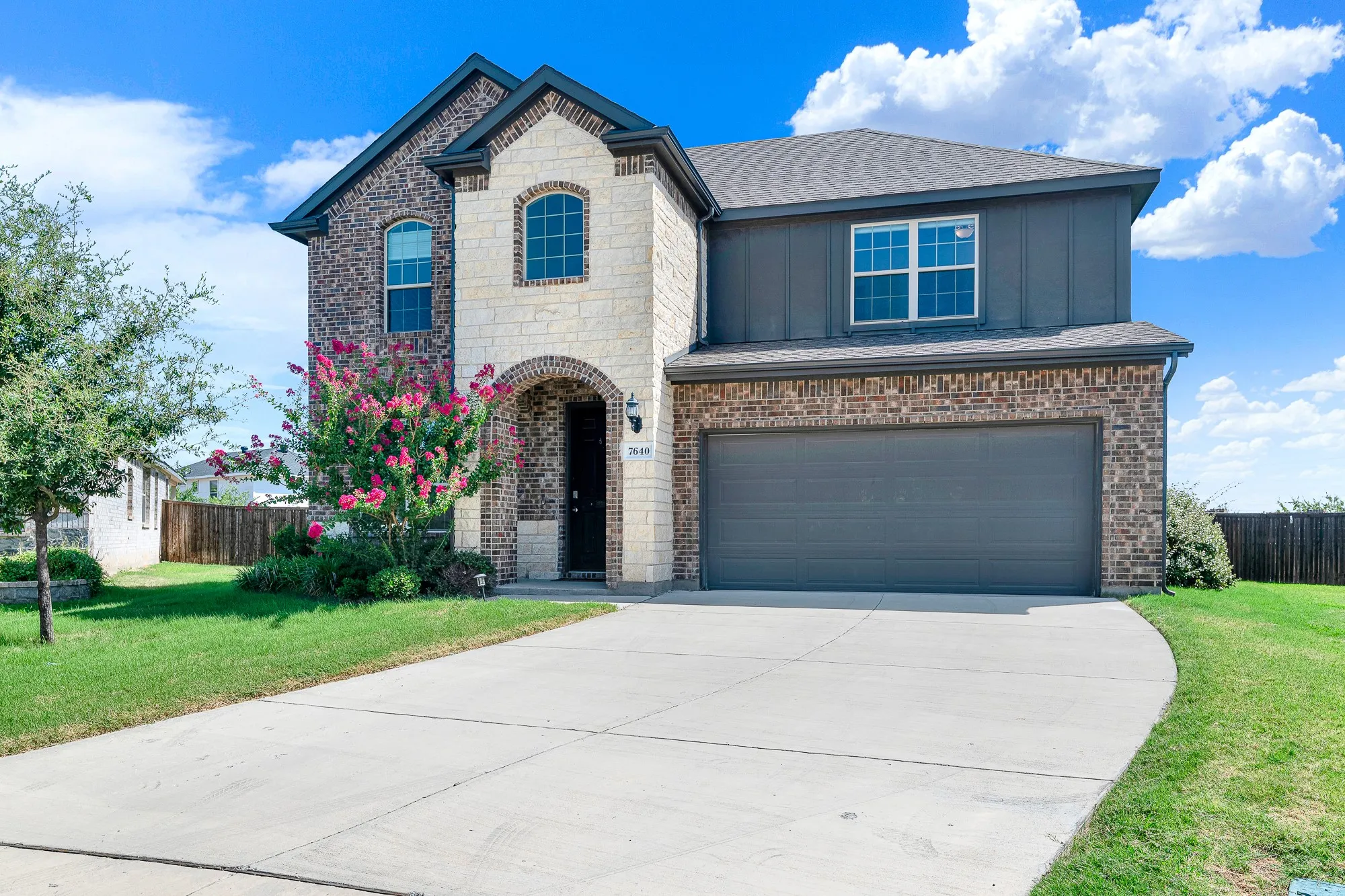 Single Family Residence For Sale in Tarrant County , 7640 Rhyner Way, Fort Worth, Texas 76137, 4 Bedroom, 4 Bathroom, 2 Garage spaces, 3,084 Sqft, built in 2021, mls#21370065, Real Estate Agent in Fort Worth, Homes For Sale in Tarrant county, Homes For Sale in Fort Worth, Realtor in Fort Worth Texas, Real Estate Brokerage Independent Realty Texas, Luminita Cordes Realtor