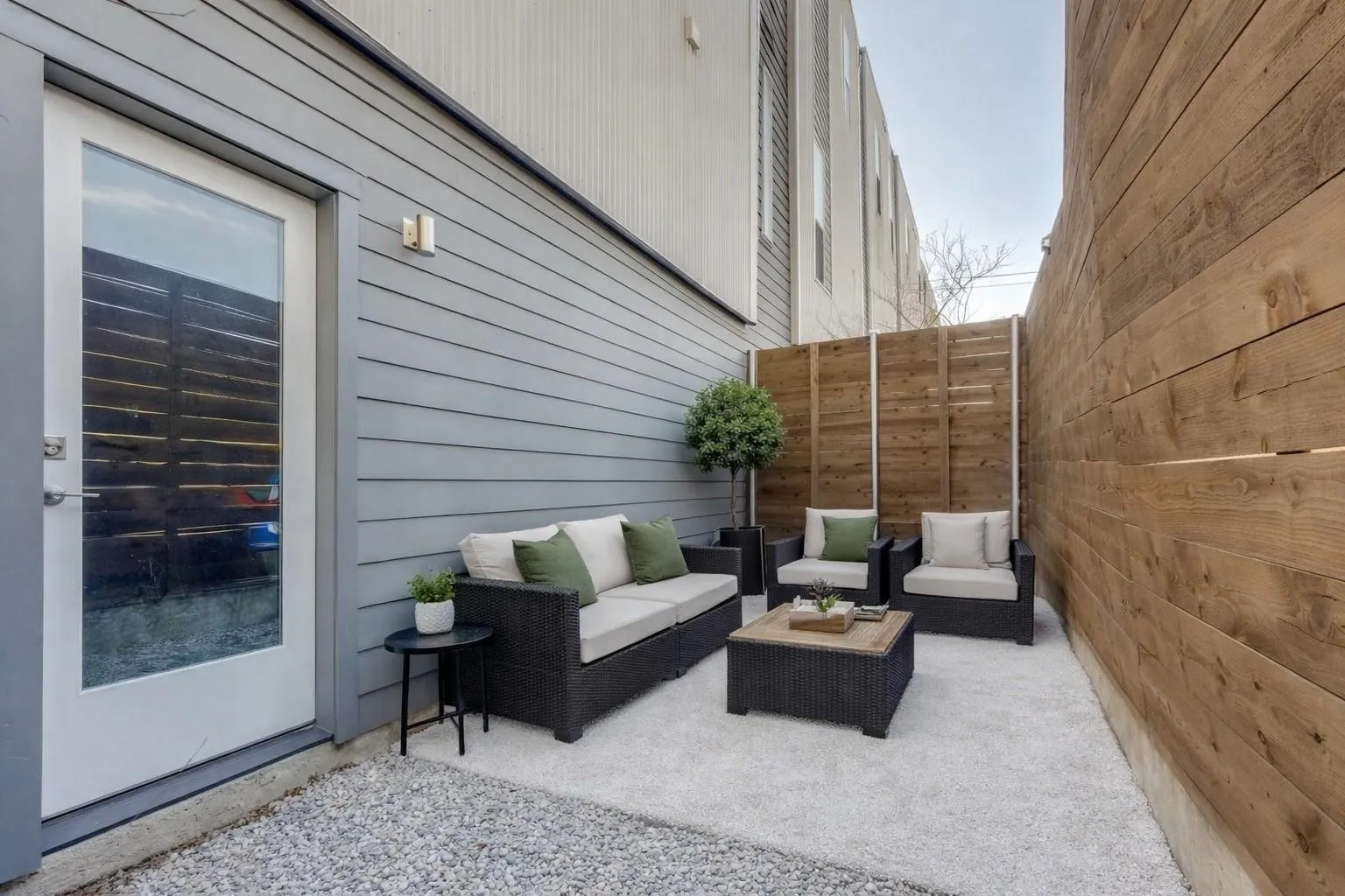 Condominium For Sale in Dallas County , 1514 N Washington 105, Dallas, Texas 75204, 2 Bedroom, 3 Bathroom, 2 Garage spaces, 1,417 Sqft, built in 2019, mls#21370117, Real Estate Agent in Dallas, Homes For Sale in Dallas county, Homes For Sale in Dallas, Realtor in Dallas Texas, Real Estate Brokerage Independent Realty Texas, Luminita Cordes Realtor