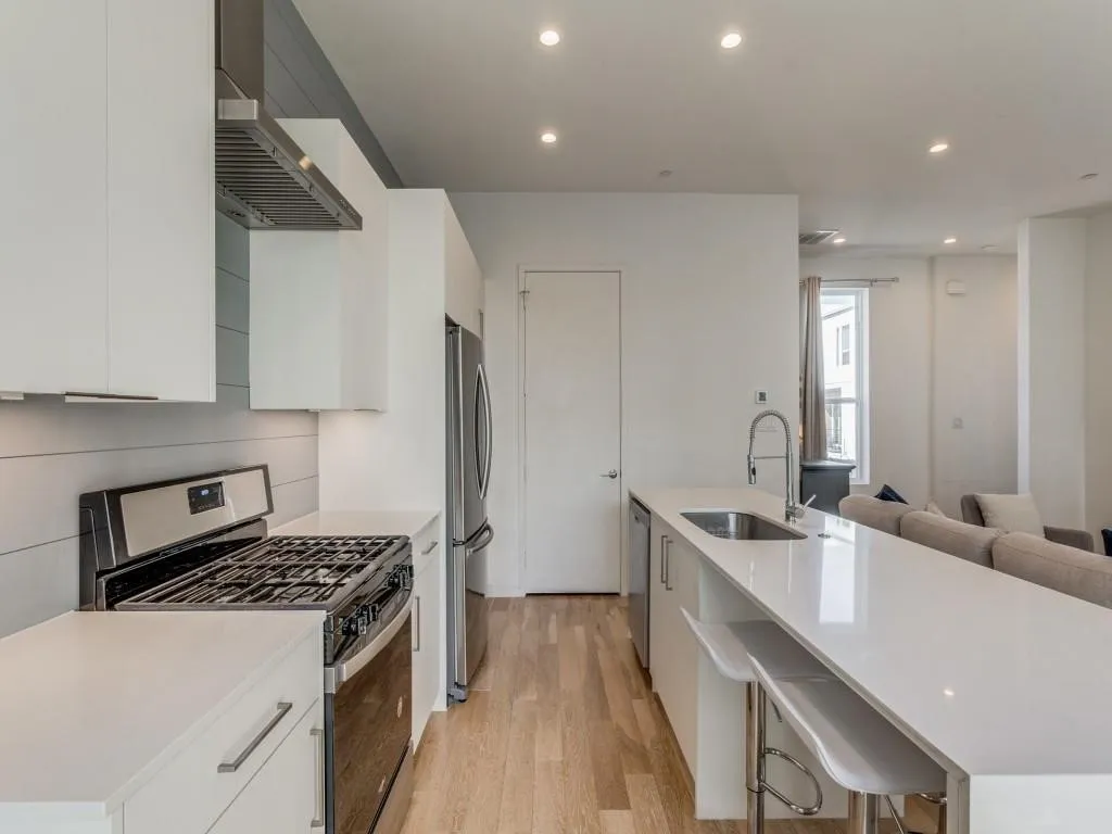 Condominium For Sale in Dallas County , 1514 N Washington 105, Dallas, Texas 75204, 2 Bedroom, 3 Bathroom, 2 Garage spaces, 1,417 Sqft, built in 2019, mls#21370117, Real Estate Agent in Dallas, Homes For Sale in Dallas county, Homes For Sale in Dallas, Realtor in Dallas Texas, Real Estate Brokerage Independent Realty Texas, Luminita Cordes Realtor