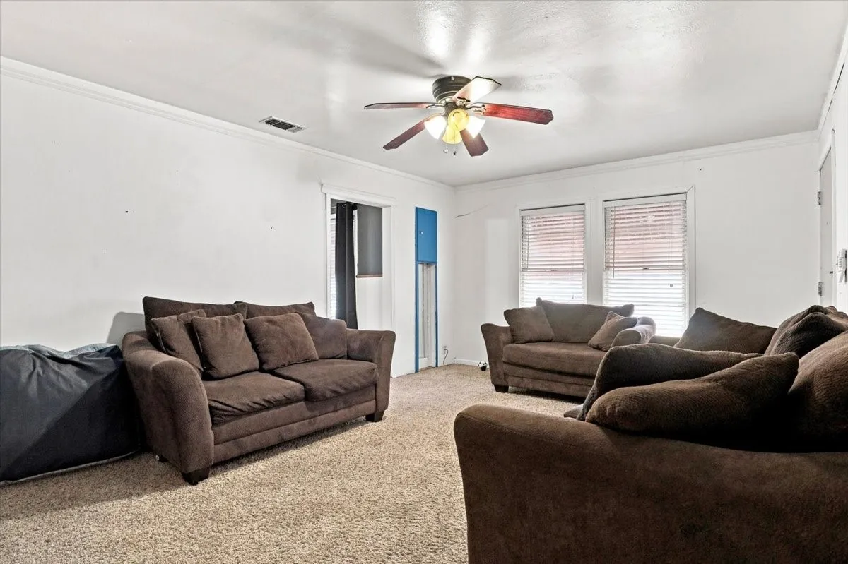 Single Family Residence For Sale in Tarrant County , 2640 Pioneer Street, Fort Worth, Texas 76119, 3 Bedroom, 1 Bathroom, 2 Garage spaces, 1,164 Sqft, built in 1955, mls#21371601, Real Estate Agent in Fort Worth, Homes For Sale in Tarrant county, Homes For Sale in Fort Worth, Realtor in Fort Worth Texas, Real Estate Brokerage Independent Realty Texas, Luminita Cordes Realtor