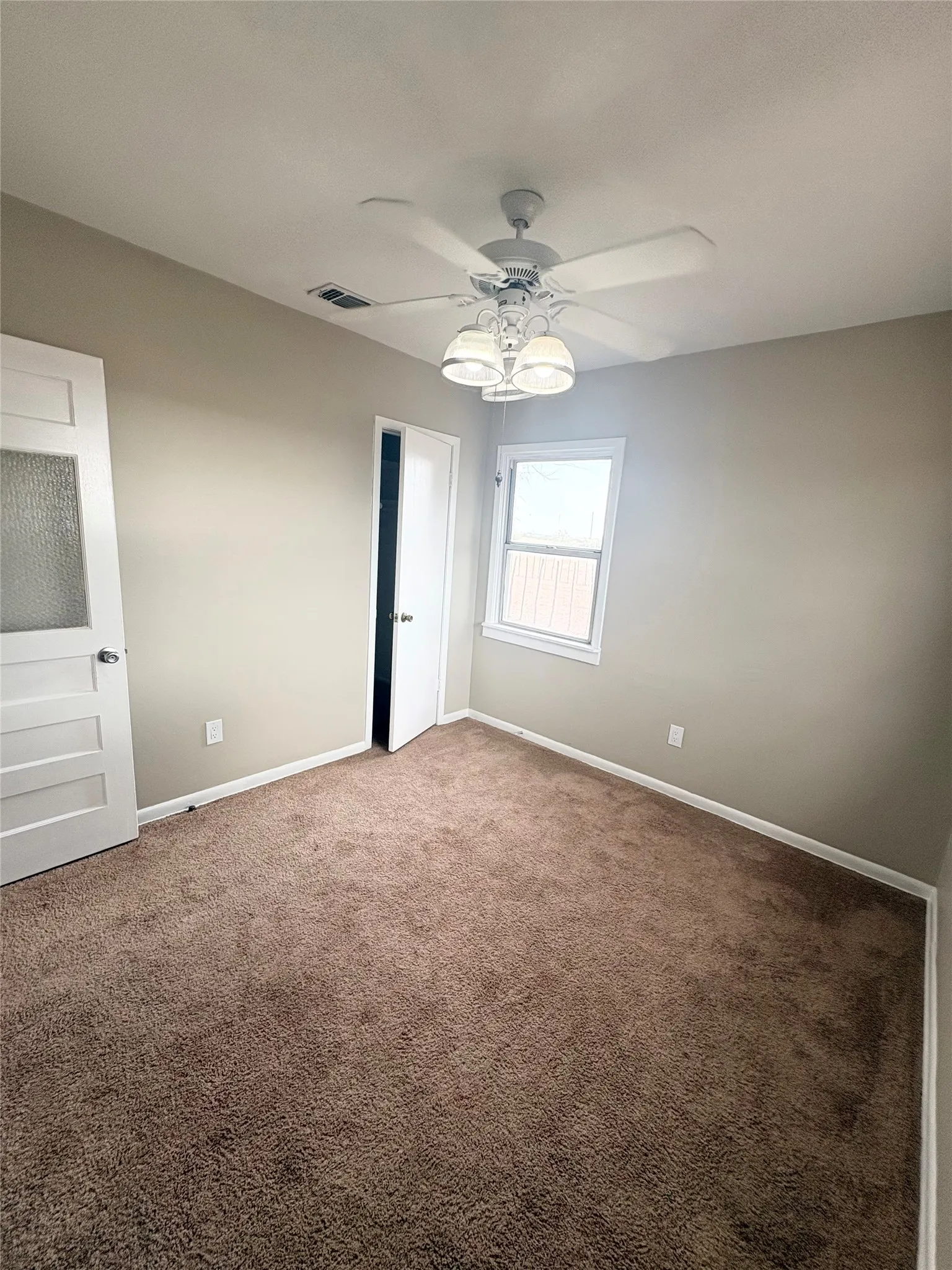 Single Family Residence For Rent in Parker County , 7015 FM 920, Weatherford, Texas 76088, 2 Bedroom, 1 Bathroom, Garage spaces, 851 Sqft, built in 1995, mls#21371590, Real Estate Agent in Weatherford, Homes For Rent in Parker county, Homes For Rent in Weatherford, Realtor in Weatherford Texas, Real Estate Brokerage Independent Realty Texas, Luminita Cordes Realtor