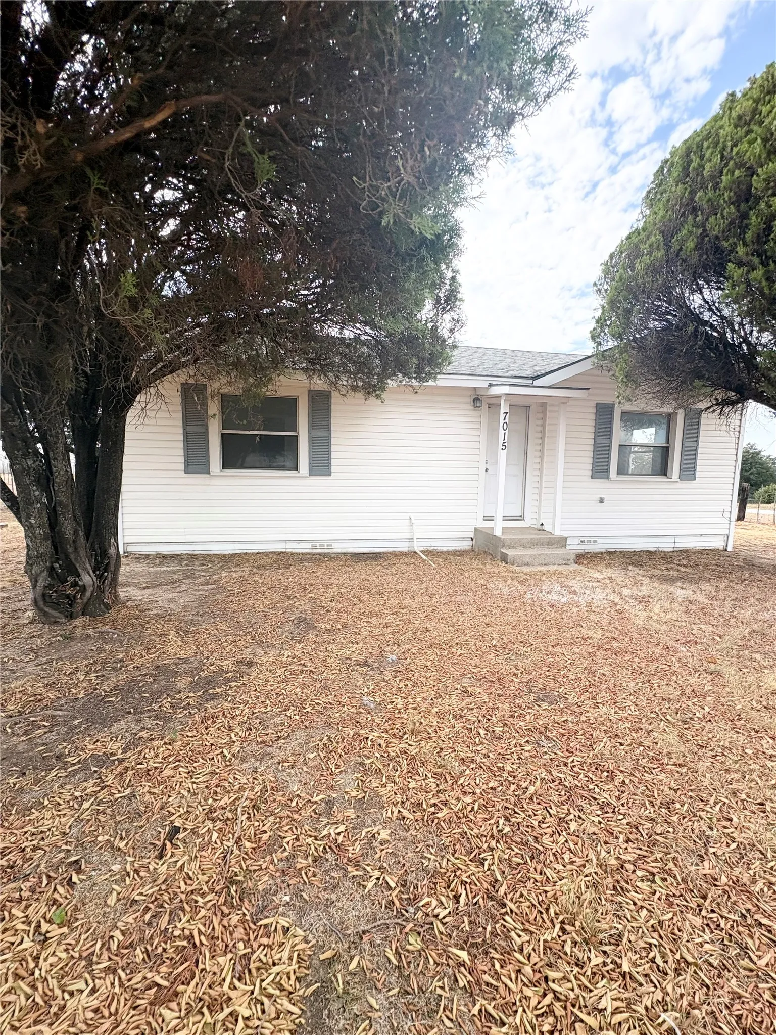 Single Family Residence For Rent in Parker County , 7015 FM 920, Weatherford, Texas 76088, 2 Bedroom, 1 Bathroom, Garage spaces, 851 Sqft, built in 1995, mls#21371590, Real Estate Agent in Weatherford, Homes For Rent in Parker county, Homes For Rent in Weatherford, Realtor in Weatherford Texas, Real Estate Brokerage Independent Realty Texas, Luminita Cordes Realtor