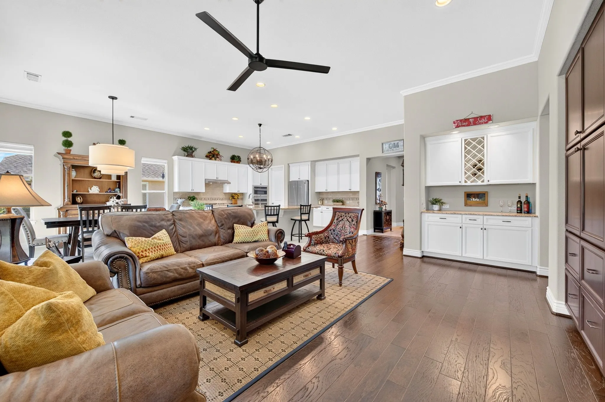Single Family Residence For Sale in Denton County , 12604 Pumice Lane, Denton, Texas 76207, 3 Bedroom, 4 Bathroom, 3 Garage spaces, 2,641 Sqft, built in 2019, mls#21367523, Real Estate Agent in Denton, Homes For Sale in Denton county, Homes For Sale in Denton, Realtor in Denton Texas, Real Estate Brokerage Independent Realty Texas, Luminita Cordes Realtor
