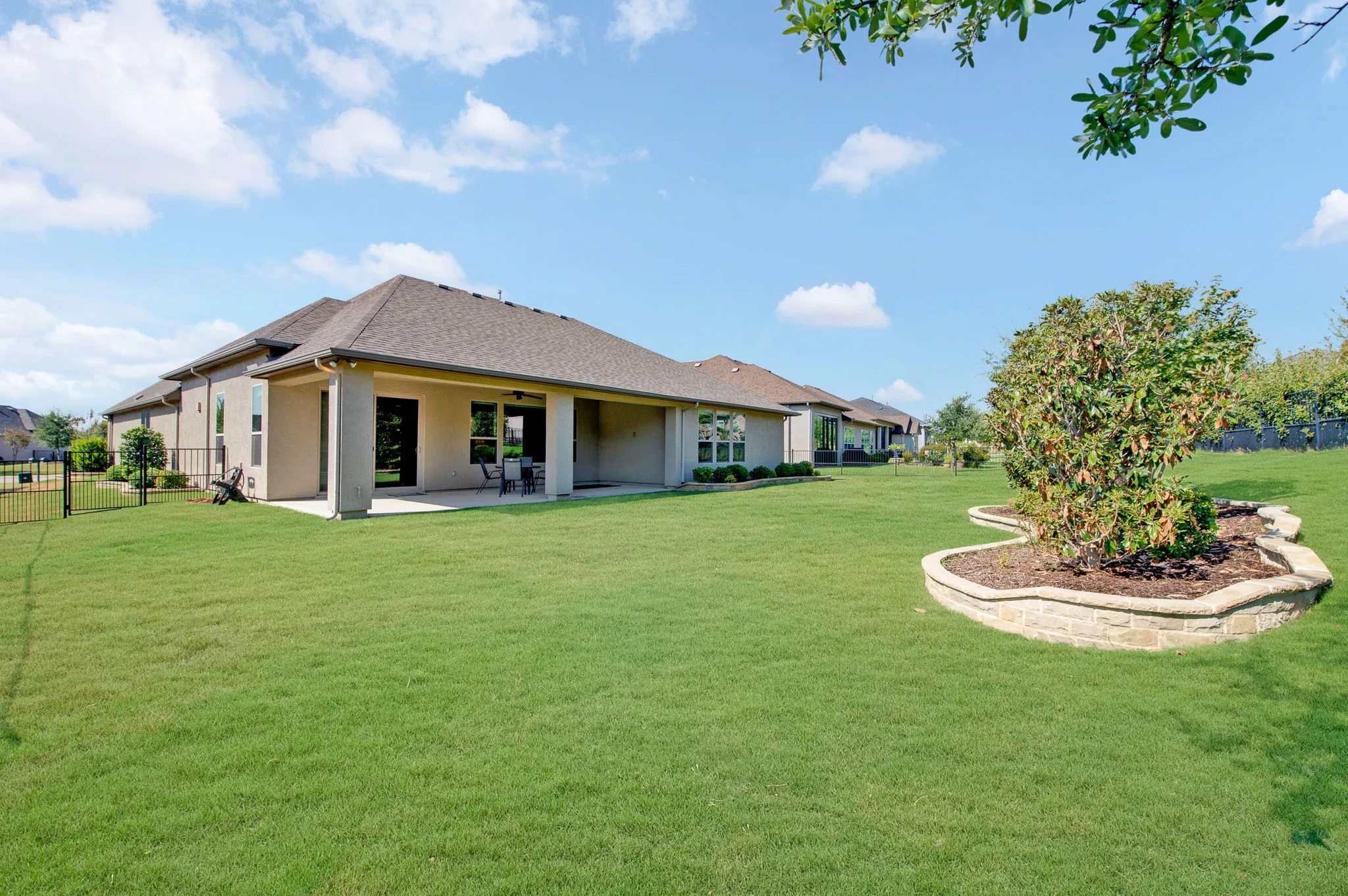 Single Family Residence For Sale in Denton County , 12604 Pumice Lane, Denton, Texas 76207, 3 Bedroom, 4 Bathroom, 3 Garage spaces, 2,641 Sqft, built in 2019, mls#21367523, Real Estate Agent in Denton, Homes For Sale in Denton county, Homes For Sale in Denton, Realtor in Denton Texas, Real Estate Brokerage Independent Realty Texas, Luminita Cordes Realtor