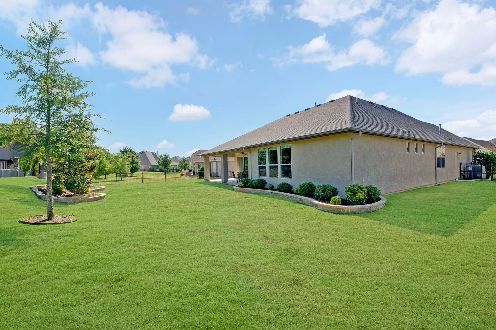 Single Family Residence For Sale in Denton County , 12604 Pumice Lane, Denton, Texas 76207, 3 Bedroom, 4 Bathroom, 3 Garage spaces, 2,641 Sqft, built in 2019, mls#21367523, Real Estate Agent in Denton, Homes For Sale in Denton county, Homes For Sale in Denton, Realtor in Denton Texas, Real Estate Brokerage Independent Realty Texas, Luminita Cordes Realtor