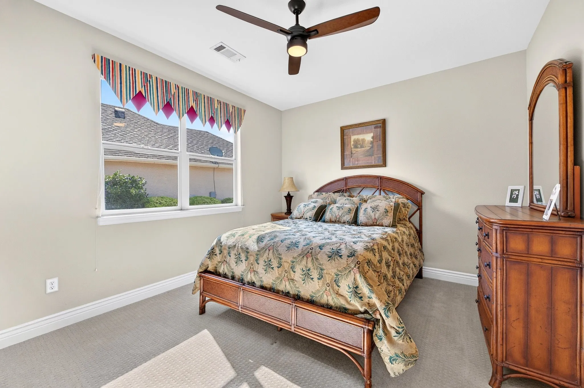 Single Family Residence For Sale in Denton County , 12604 Pumice Lane, Denton, Texas 76207, 3 Bedroom, 4 Bathroom, 3 Garage spaces, 2,641 Sqft, built in 2019, mls#21367523, Real Estate Agent in Denton, Homes For Sale in Denton county, Homes For Sale in Denton, Realtor in Denton Texas, Real Estate Brokerage Independent Realty Texas, Luminita Cordes Realtor