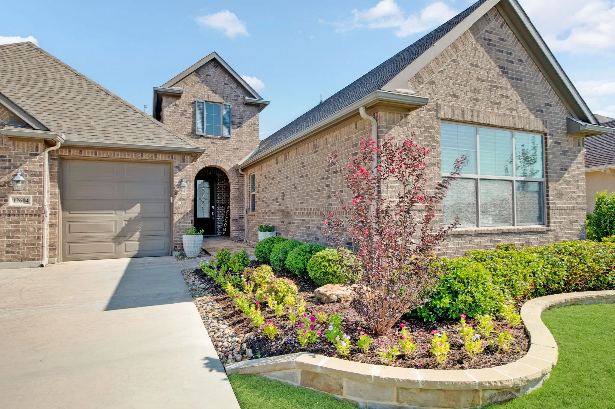 Single Family Residence For Sale in Denton County , 12604 Pumice Lane, Denton, Texas 76207, 3 Bedroom, 4 Bathroom, 3 Garage spaces, 2,641 Sqft, built in 2019, mls#21367523, Real Estate Agent in Denton, Homes For Sale in Denton county, Homes For Sale in Denton, Realtor in Denton Texas, Real Estate Brokerage Independent Realty Texas, Luminita Cordes Realtor