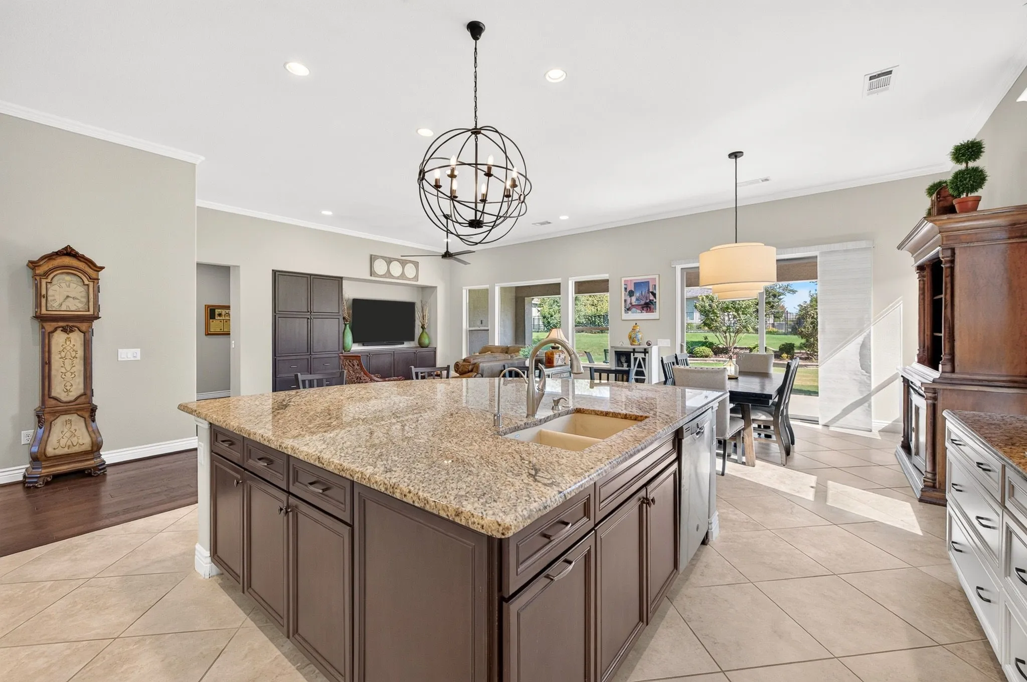 Single Family Residence For Sale in Denton County , 12604 Pumice Lane, Denton, Texas 76207, 3 Bedroom, 4 Bathroom, 3 Garage spaces, 2,641 Sqft, built in 2019, mls#21367523, Real Estate Agent in Denton, Homes For Sale in Denton county, Homes For Sale in Denton, Realtor in Denton Texas, Real Estate Brokerage Independent Realty Texas, Luminita Cordes Realtor