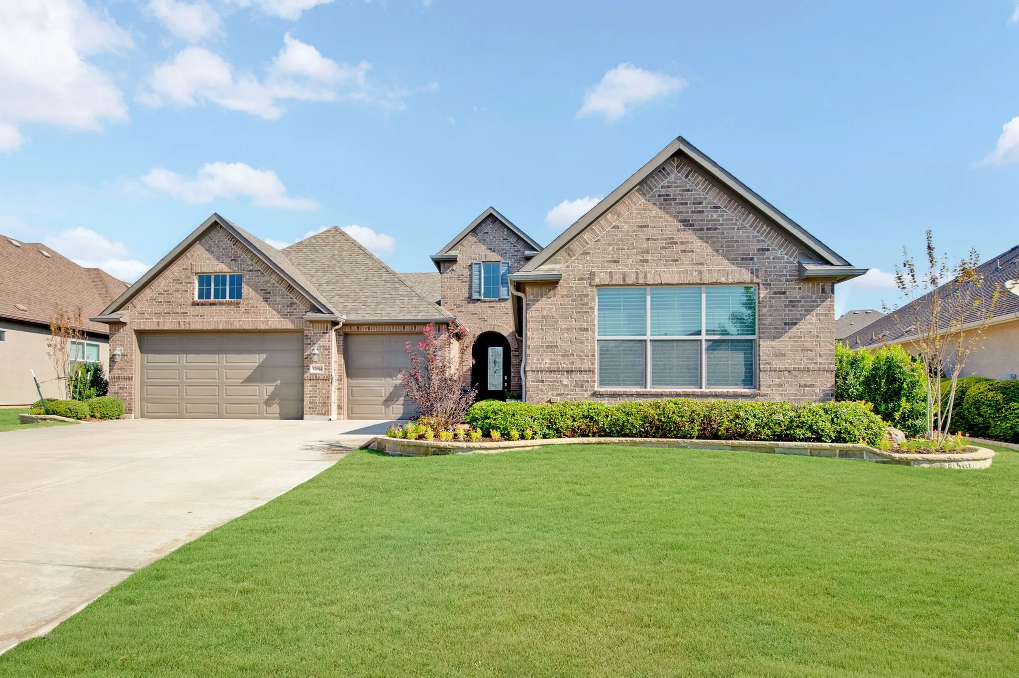 Single Family Residence For Sale in Denton County , 12604 Pumice Lane, Denton, Texas 76207, 3 Bedroom, 4 Bathroom, 3 Garage spaces, 2,641 Sqft, built in 2019, mls#21367523, Real Estate Agent in Denton, Homes For Sale in Denton county, Homes For Sale in Denton, Realtor in Denton Texas, Real Estate Brokerage Independent Realty Texas, Luminita Cordes Realtor