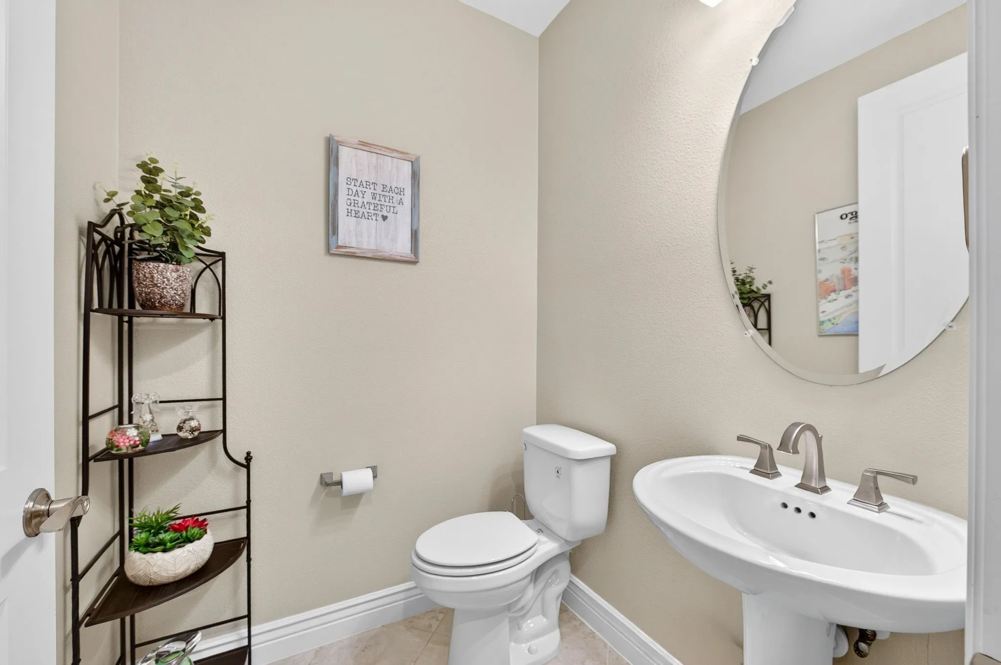 Single Family Residence For Sale in Denton County , 12604 Pumice Lane, Denton, Texas 76207, 3 Bedroom, 4 Bathroom, 3 Garage spaces, 2,641 Sqft, built in 2019, mls#21367523, Real Estate Agent in Denton, Homes For Sale in Denton county, Homes For Sale in Denton, Realtor in Denton Texas, Real Estate Brokerage Independent Realty Texas, Luminita Cordes Realtor