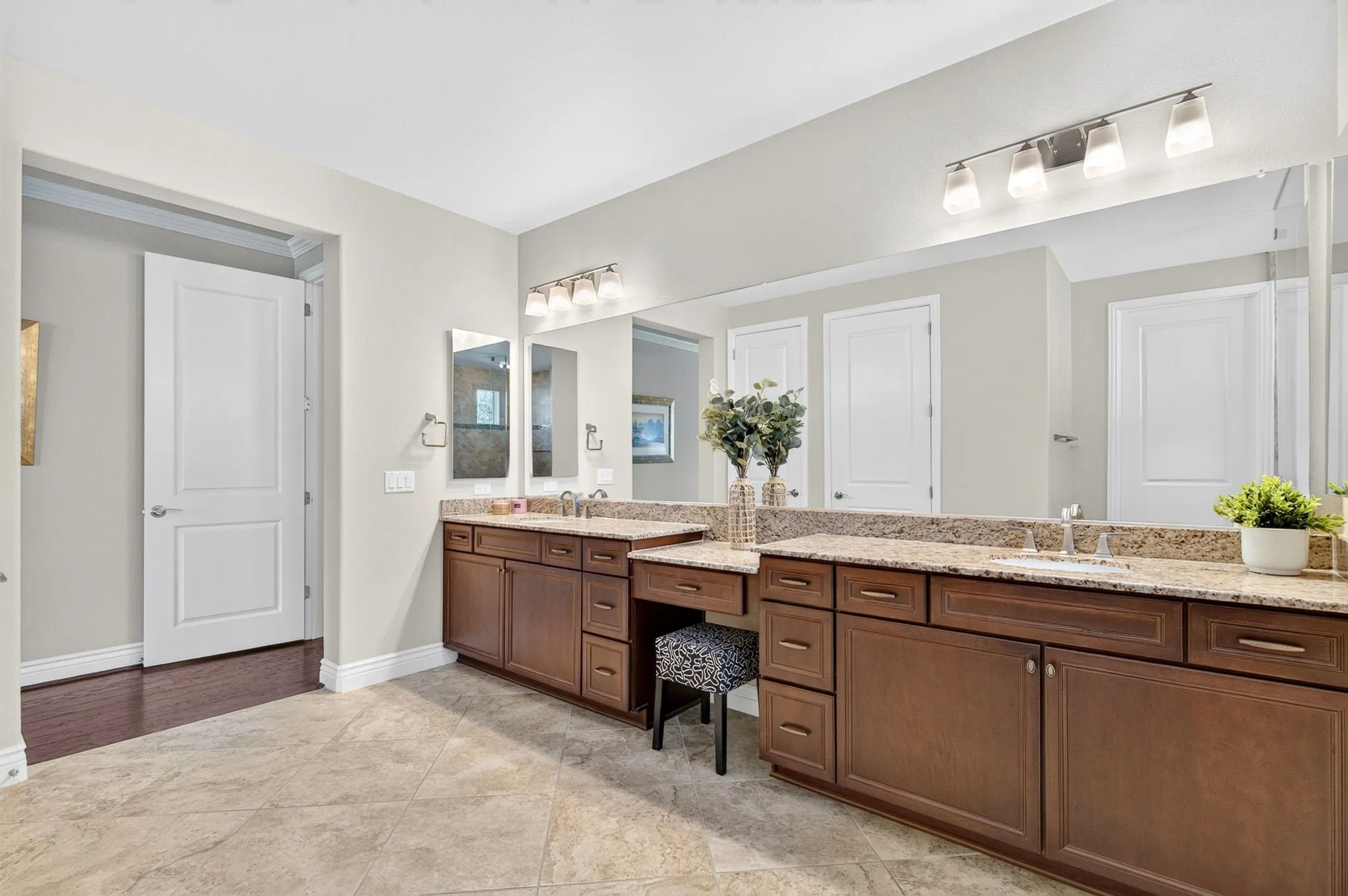 Single Family Residence For Sale in Denton County , 12604 Pumice Lane, Denton, Texas 76207, 3 Bedroom, 4 Bathroom, 3 Garage spaces, 2,641 Sqft, built in 2019, mls#21367523, Real Estate Agent in Denton, Homes For Sale in Denton county, Homes For Sale in Denton, Realtor in Denton Texas, Real Estate Brokerage Independent Realty Texas, Luminita Cordes Realtor