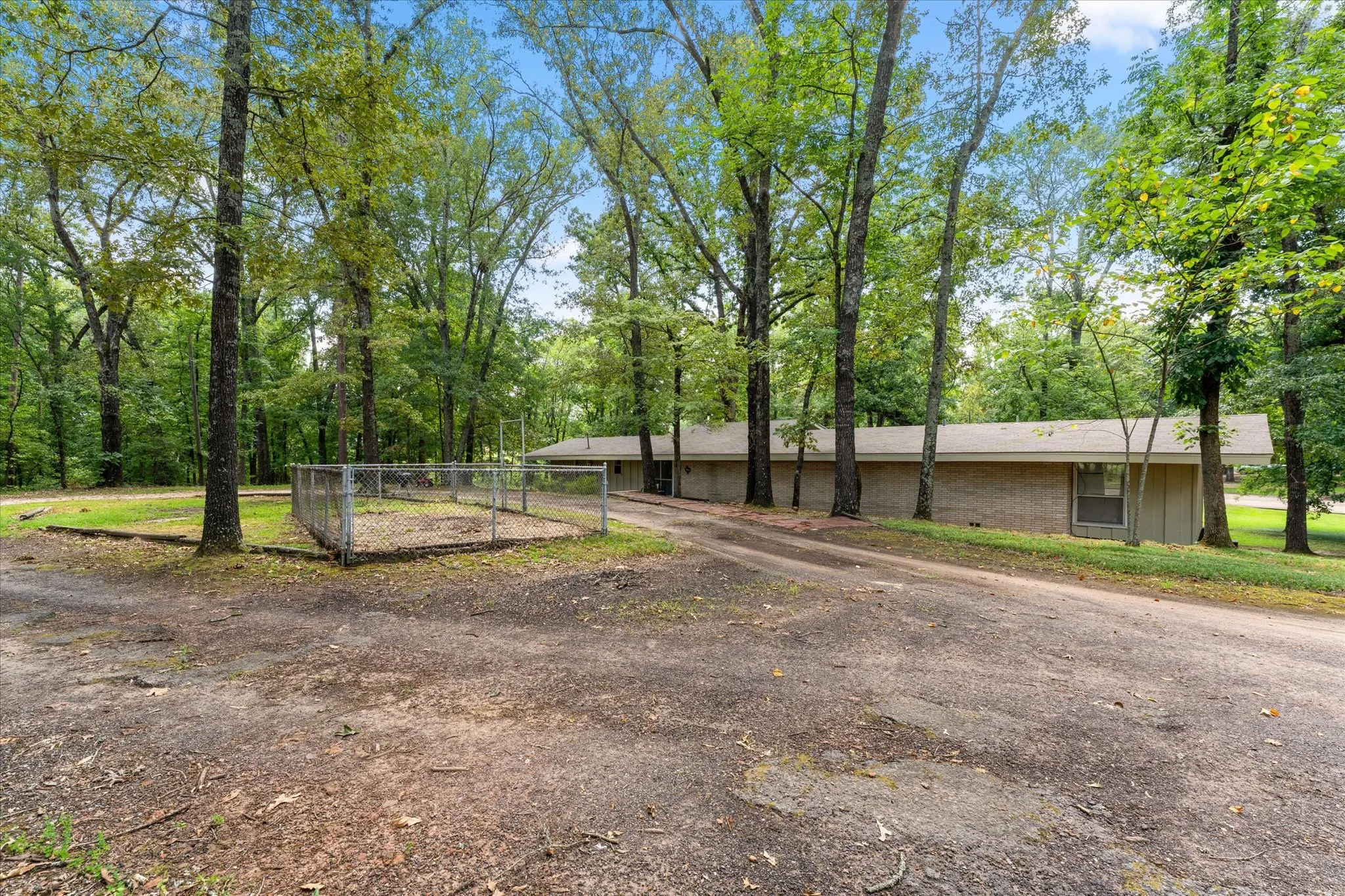 Single Family Residence For Sale in Titus County , 106 Lively Avenue, Mt Pleasant, Texas 75455, 3 Bedroom, 2 Bathroom, Garage spaces, 1,888 Sqft, built in 1967, mls#21371573, Real Estate Agent in Mt Pleasant, Homes For Sale in Titus county, Homes For Sale in Mt Pleasant, Realtor in Mt Pleasant Texas, Real Estate Brokerage Independent Realty Texas, Luminita Cordes Realtor