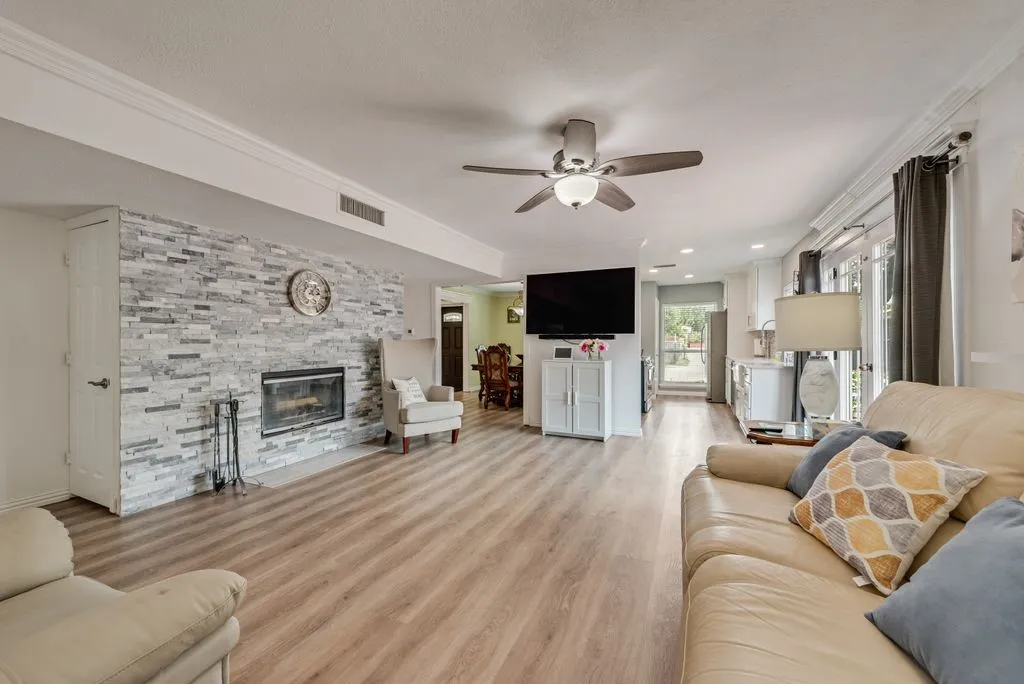 Single Family Residence For Sale in Dallas County , 1838 Sandra Lane, Grand Prairie, Texas 75052, 3 Bedroom, 2 Bathroom, 2 Garage spaces, 1,591 Sqft, built in 1978, mls#21369802, Real Estate Agent in Grand Prairie, Homes For Sale in Dallas county, Homes For Sale in Grand Prairie, Realtor in Grand Prairie Texas, Real Estate Brokerage Independent Realty Texas, Luminita Cordes Realtor