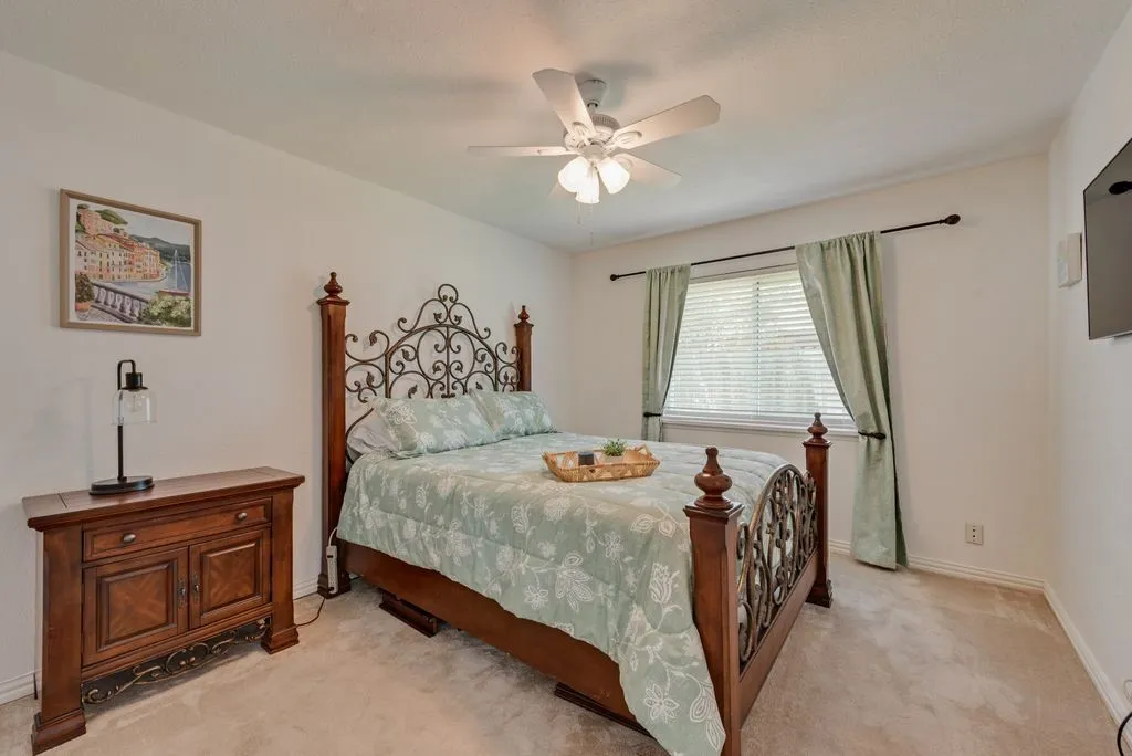 Single Family Residence For Sale in Dallas County , 1838 Sandra Lane, Grand Prairie, Texas 75052, 3 Bedroom, 2 Bathroom, 2 Garage spaces, 1,591 Sqft, built in 1978, mls#21369802, Real Estate Agent in Grand Prairie, Homes For Sale in Dallas county, Homes For Sale in Grand Prairie, Realtor in Grand Prairie Texas, Real Estate Brokerage Independent Realty Texas, Luminita Cordes Realtor