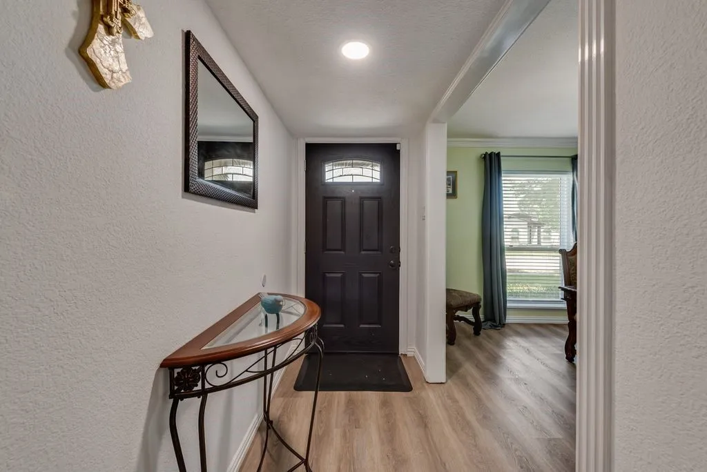 Single Family Residence For Sale in Dallas County , 1838 Sandra Lane, Grand Prairie, Texas 75052, 3 Bedroom, 2 Bathroom, 2 Garage spaces, 1,591 Sqft, built in 1978, mls#21369802, Real Estate Agent in Grand Prairie, Homes For Sale in Dallas county, Homes For Sale in Grand Prairie, Realtor in Grand Prairie Texas, Real Estate Brokerage Independent Realty Texas, Luminita Cordes Realtor