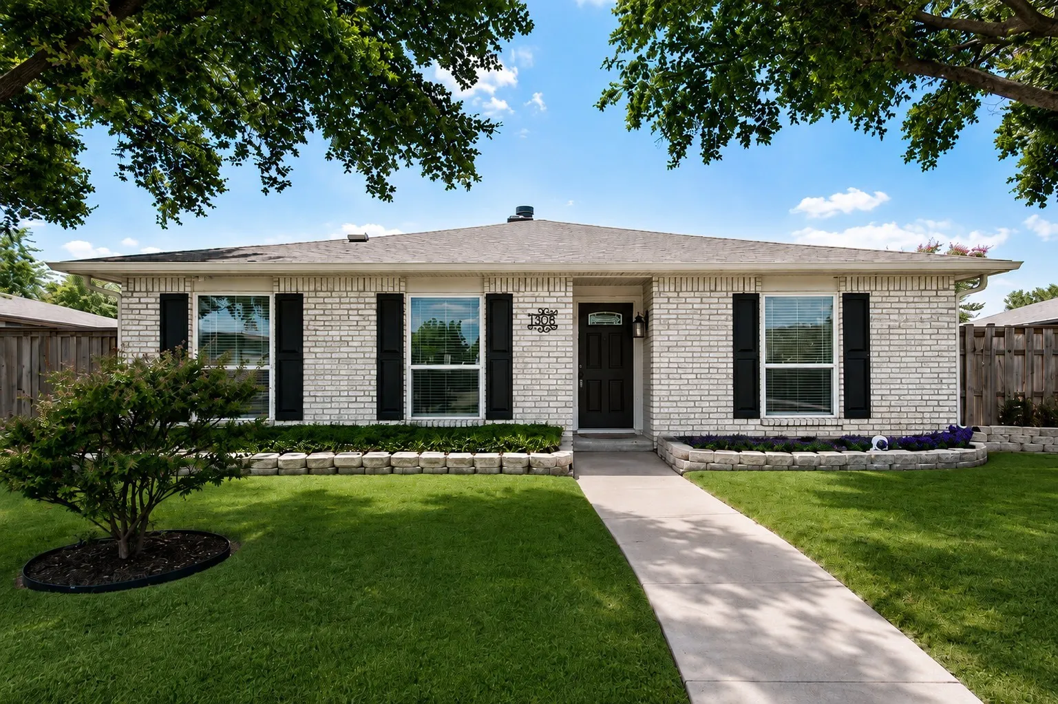 Single Family Residence For Sale in Dallas County , 1838 Sandra Lane, Grand Prairie, Texas 75052, 3 Bedroom, 2 Bathroom, 2 Garage spaces, 1,591 Sqft, built in 1978, mls#21369802, Real Estate Agent in Grand Prairie, Homes For Sale in Dallas county, Homes For Sale in Grand Prairie, Realtor in Grand Prairie Texas, Real Estate Brokerage Independent Realty Texas, Luminita Cordes Realtor