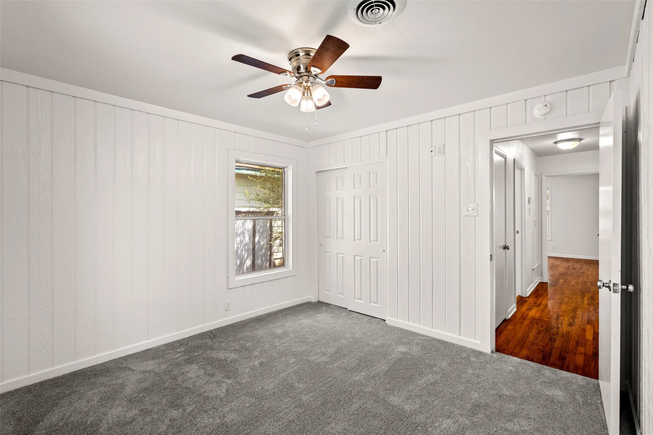 Single Family Residence For Sale in Grayson County , 222 W Wilson Avenue, Sherman, Texas 75090, 2 Bedroom, 1 Bathroom, 1 Garage spaces, 1,156 Sqft, built in 1955, mls#21367401, Real Estate Agent in Sherman, Homes For Sale in Grayson county, Homes For Sale in Sherman, Realtor in Sherman Texas, Real Estate Brokerage Independent Realty Texas, Luminita Cordes Realtor
