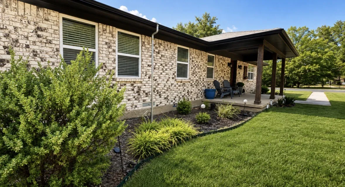 Single Family Residence For Sale in Ellis County , 1731 N Mockingbird Lane, Midlothian, Texas 76065, 3 Bedroom, 3 Bathroom, 2 Garage spaces, 2,366 Sqft, built in 1980, mls#21371264, Real Estate Agent in Midlothian, Homes For Sale in Ellis county, Homes For Sale in Midlothian, Realtor in Midlothian Texas, Real Estate Brokerage Independent Realty Texas, Luminita Cordes Realtor