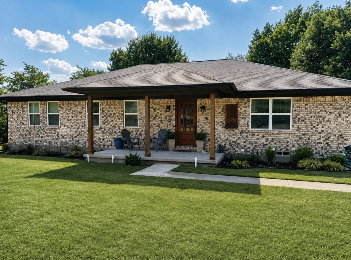 Single Family Residence For Sale in Ellis County , 1731 N Mockingbird Lane, Midlothian, Texas 76065, 3 Bedroom, 3 Bathroom, 2 Garage spaces, 2,366 Sqft, built in 1980, mls#21371264, Real Estate Agent in Midlothian, Homes For Sale in Ellis county, Homes For Sale in Midlothian, Realtor in Midlothian Texas, Real Estate Brokerage Independent Realty Texas, Luminita Cordes Realtor