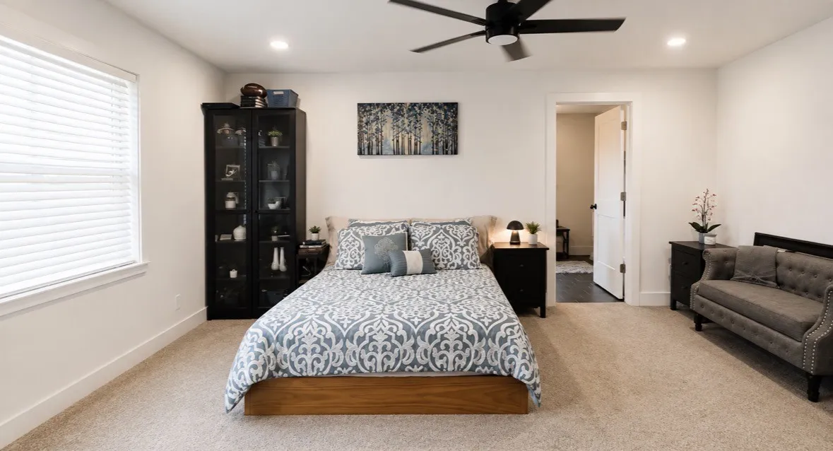 Single Family Residence For Sale in Ellis County , 1731 N Mockingbird Lane, Midlothian, Texas 76065, 3 Bedroom, 3 Bathroom, 2 Garage spaces, 2,366 Sqft, built in 1980, mls#21371264, Real Estate Agent in Midlothian, Homes For Sale in Ellis county, Homes For Sale in Midlothian, Realtor in Midlothian Texas, Real Estate Brokerage Independent Realty Texas, Luminita Cordes Realtor