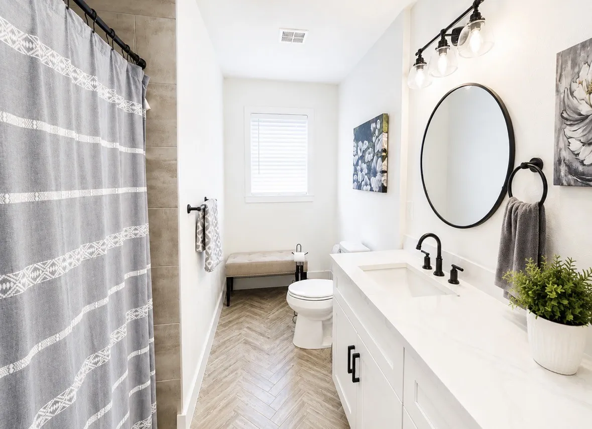 Single Family Residence For Sale in Ellis County , 1731 N Mockingbird Lane, Midlothian, Texas 76065, 3 Bedroom, 3 Bathroom, 2 Garage spaces, 2,366 Sqft, built in 1980, mls#21371264, Real Estate Agent in Midlothian, Homes For Sale in Ellis county, Homes For Sale in Midlothian, Realtor in Midlothian Texas, Real Estate Brokerage Independent Realty Texas, Luminita Cordes Realtor