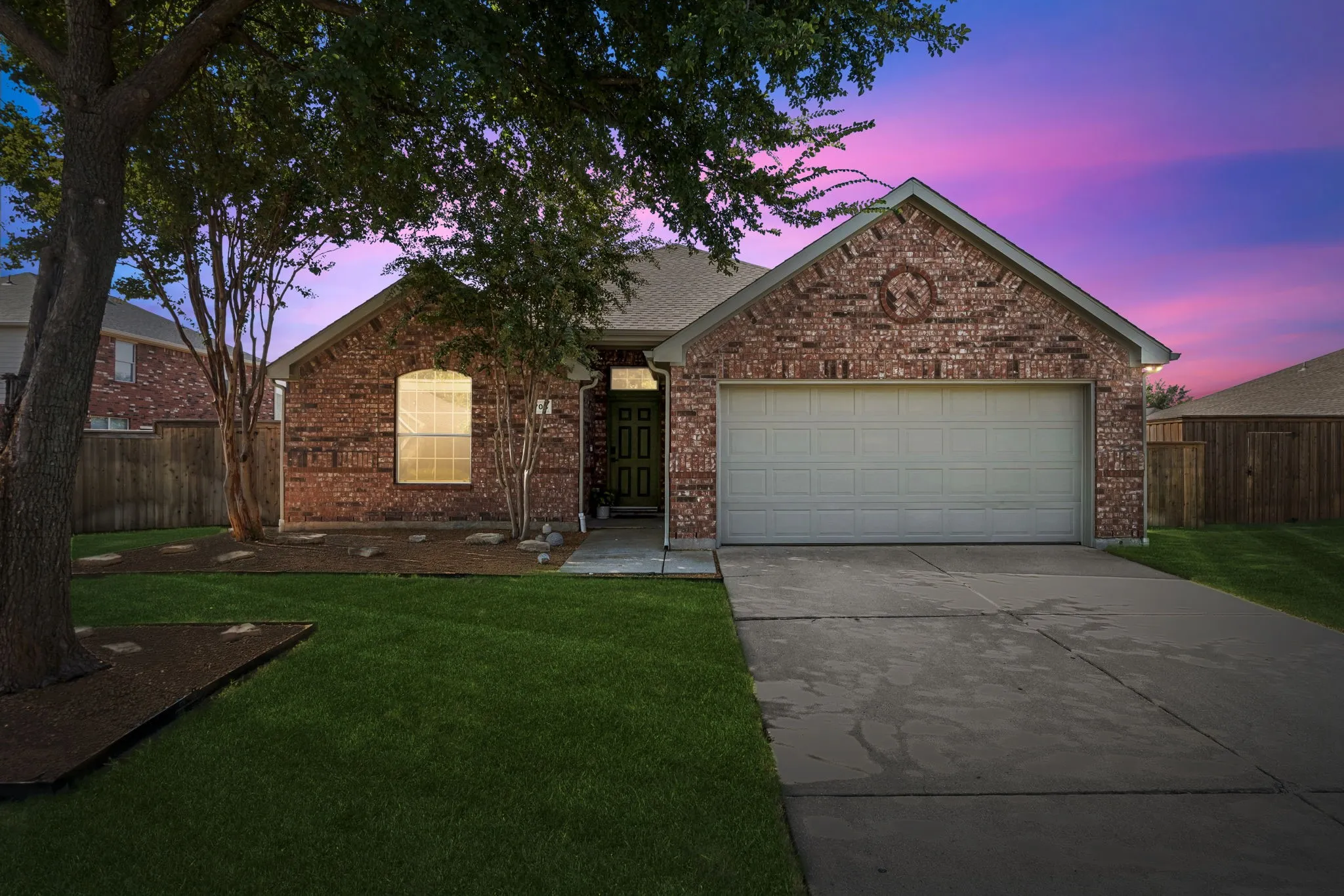 Single Family Residence For Sale in Collin County , 3704 Redwood Circle, Melissa, Texas 75454, 4 Bedroom, 2 Bathroom, 2 Garage spaces, 1,770 Sqft, built in 2005, mls#21370096, Real Estate Agent in Melissa, Homes For Sale in Collin county, Homes For Sale in Melissa, Realtor in Melissa Texas, Real Estate Brokerage Independent Realty Texas, Luminita Cordes Realtor