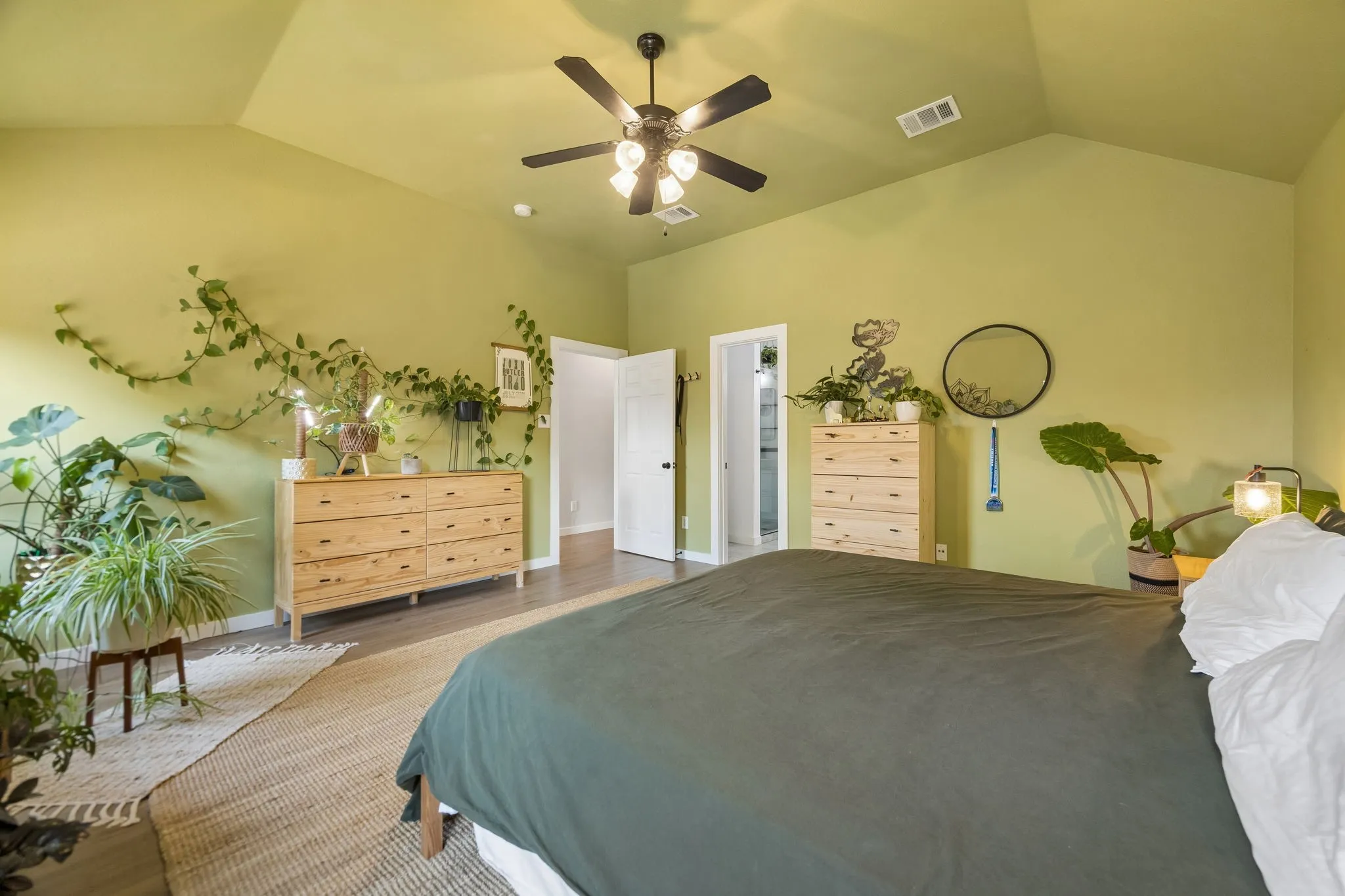 Single Family Residence For Sale in Collin County , 3704 Redwood Circle, Melissa, Texas 75454, 4 Bedroom, 2 Bathroom, 2 Garage spaces, 1,770 Sqft, built in 2005, mls#21370096, Real Estate Agent in Melissa, Homes For Sale in Collin county, Homes For Sale in Melissa, Realtor in Melissa Texas, Real Estate Brokerage Independent Realty Texas, Luminita Cordes Realtor
