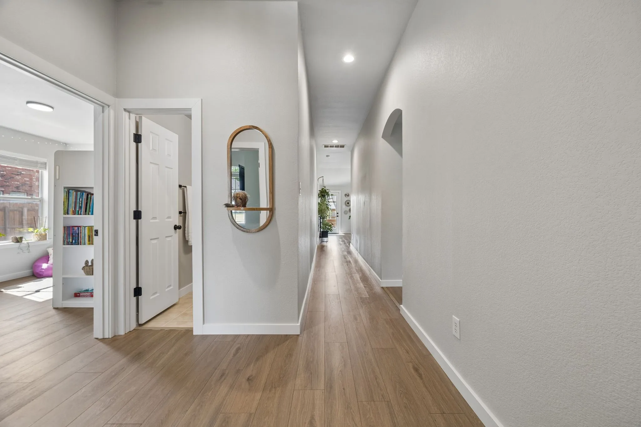 Single Family Residence For Sale in Collin County , 3704 Redwood Circle, Melissa, Texas 75454, 4 Bedroom, 2 Bathroom, 2 Garage spaces, 1,770 Sqft, built in 2005, mls#21370096, Real Estate Agent in Melissa, Homes For Sale in Collin county, Homes For Sale in Melissa, Realtor in Melissa Texas, Real Estate Brokerage Independent Realty Texas, Luminita Cordes Realtor