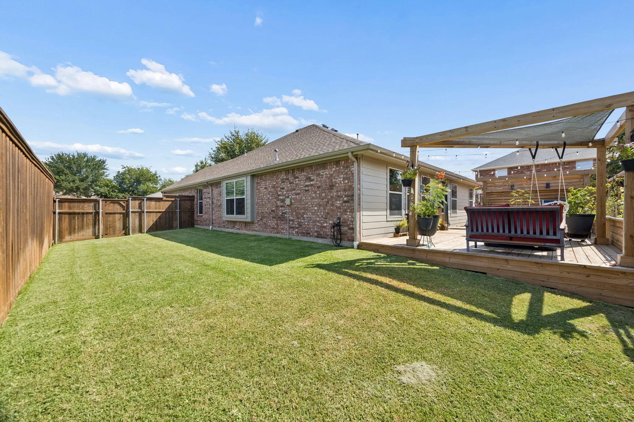 Single Family Residence For Sale in Collin County , 3704 Redwood Circle, Melissa, Texas 75454, 4 Bedroom, 2 Bathroom, 2 Garage spaces, 1,770 Sqft, built in 2005, mls#21370096, Real Estate Agent in Melissa, Homes For Sale in Collin county, Homes For Sale in Melissa, Realtor in Melissa Texas, Real Estate Brokerage Independent Realty Texas, Luminita Cordes Realtor
