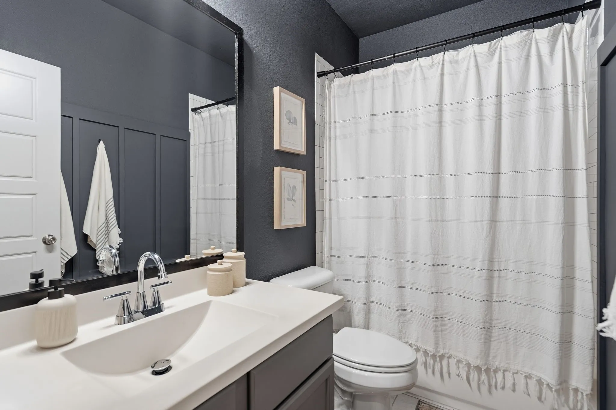 Single Family Residence For Sale in Kaufman County , 1545 Seminole Drive, Forney, Texas 75126, 3 Bedroom, 2 Bathroom, 2 Garage spaces, 2,268 Sqft, built in 2018, mls#21371608, Real Estate Agent in Forney, Homes For Sale in Kaufman county, Homes For Sale in Forney, Realtor in Forney Texas, Real Estate Brokerage Independent Realty Texas, Luminita Cordes Realtor