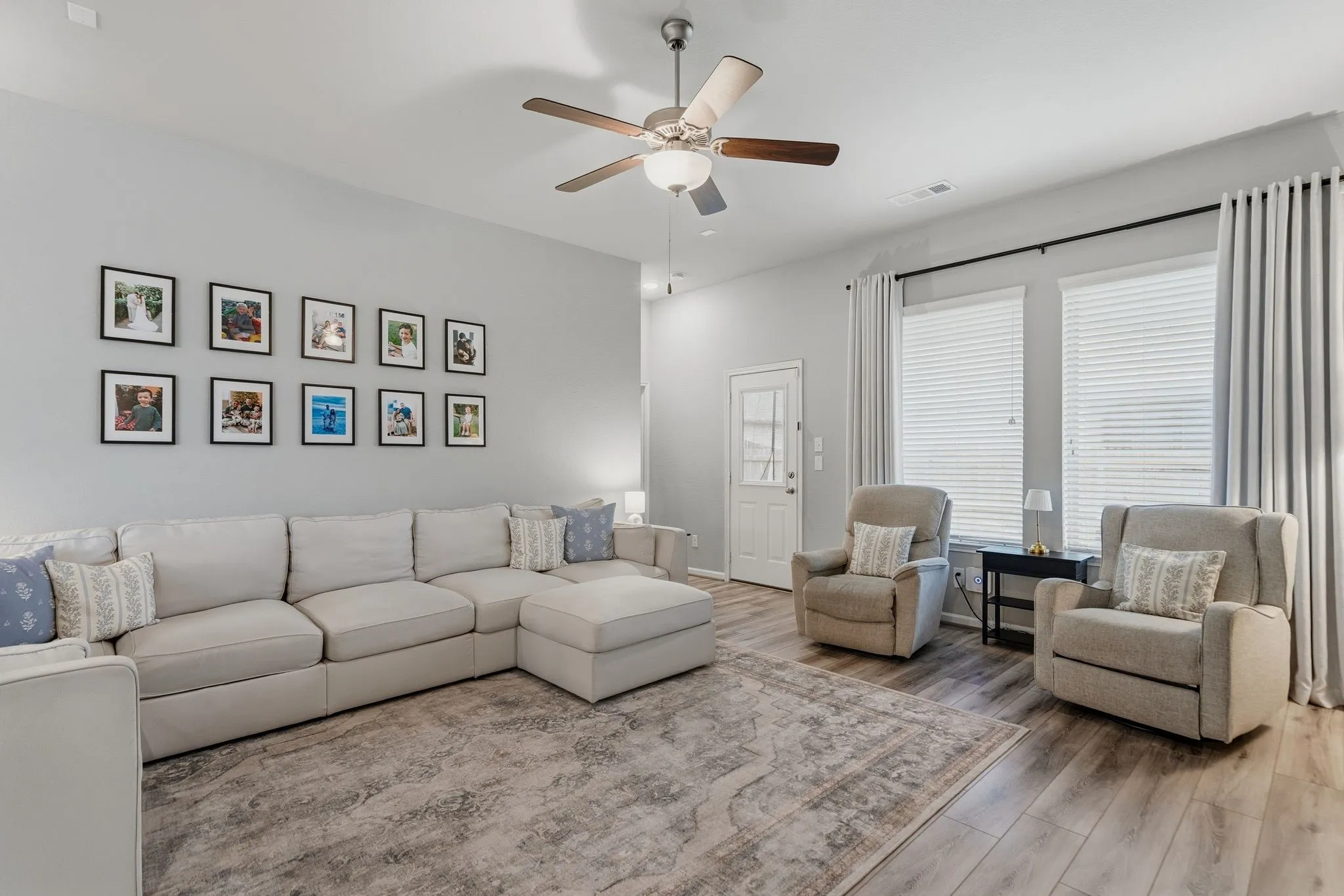 Single Family Residence For Sale in Kaufman County , 1545 Seminole Drive, Forney, Texas 75126, 3 Bedroom, 2 Bathroom, 2 Garage spaces, 2,268 Sqft, built in 2018, mls#21371608, Real Estate Agent in Forney, Homes For Sale in Kaufman county, Homes For Sale in Forney, Realtor in Forney Texas, Real Estate Brokerage Independent Realty Texas, Luminita Cordes Realtor