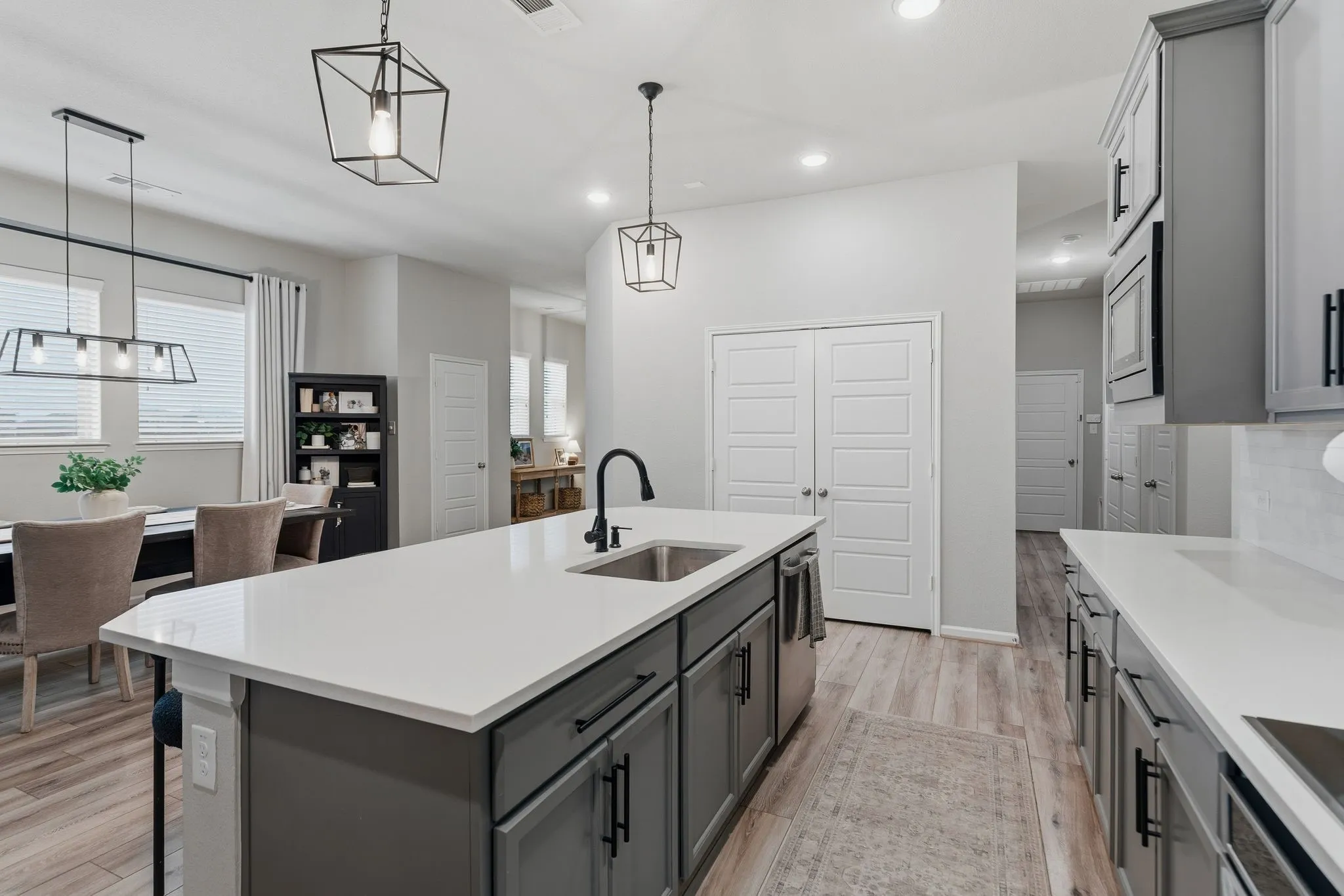 Single Family Residence For Sale in Kaufman County , 1545 Seminole Drive, Forney, Texas 75126, 3 Bedroom, 2 Bathroom, 2 Garage spaces, 2,268 Sqft, built in 2018, mls#21371608, Real Estate Agent in Forney, Homes For Sale in Kaufman county, Homes For Sale in Forney, Realtor in Forney Texas, Real Estate Brokerage Independent Realty Texas, Luminita Cordes Realtor