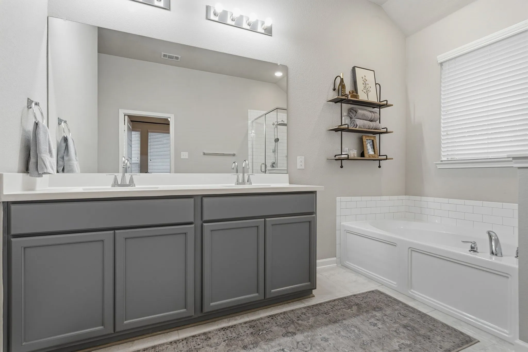 Single Family Residence For Sale in Kaufman County , 1545 Seminole Drive, Forney, Texas 75126, 3 Bedroom, 2 Bathroom, 2 Garage spaces, 2,268 Sqft, built in 2018, mls#21371608, Real Estate Agent in Forney, Homes For Sale in Kaufman county, Homes For Sale in Forney, Realtor in Forney Texas, Real Estate Brokerage Independent Realty Texas, Luminita Cordes Realtor
