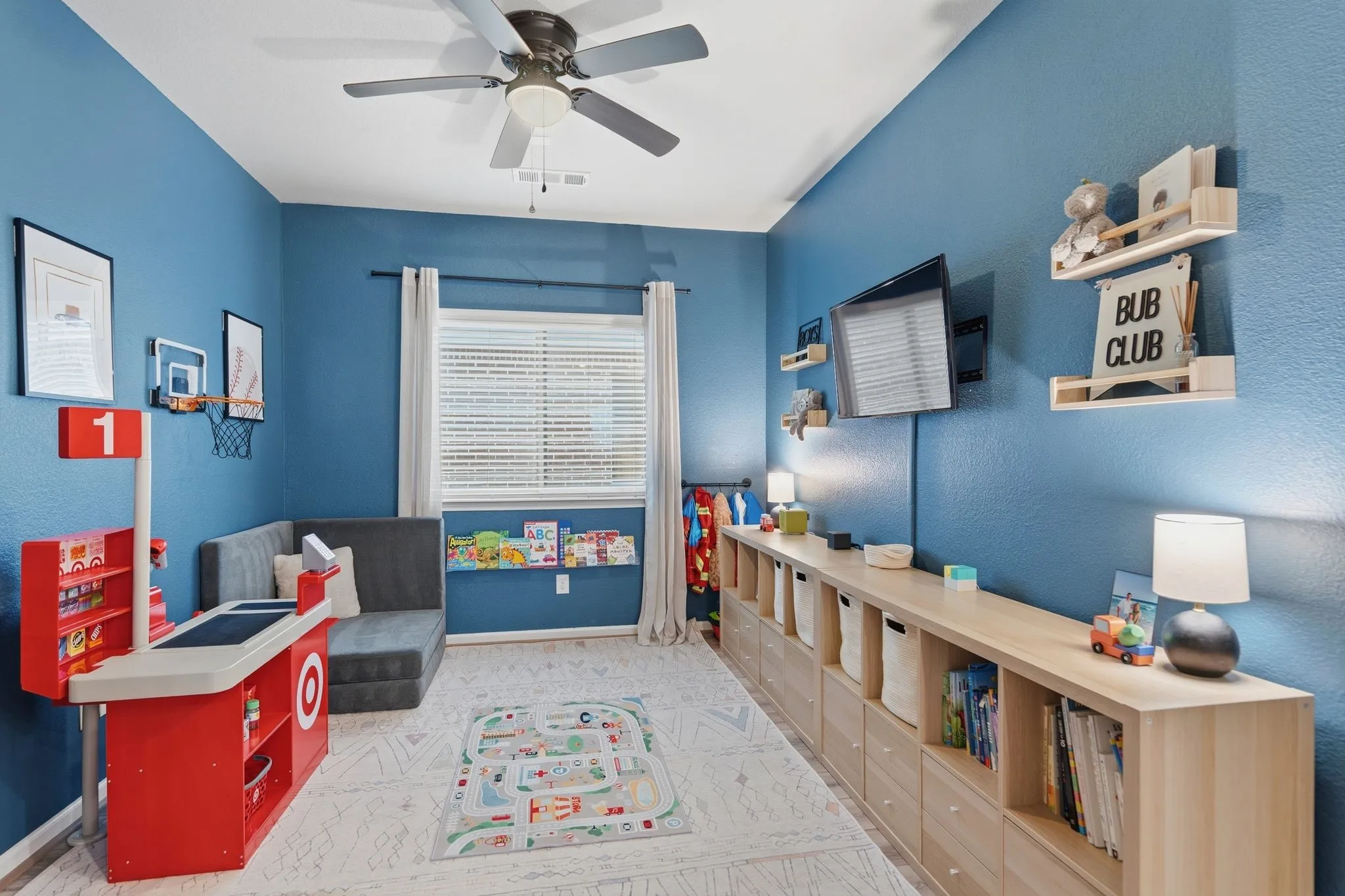 Single Family Residence For Sale in Kaufman County , 1545 Seminole Drive, Forney, Texas 75126, 3 Bedroom, 2 Bathroom, 2 Garage spaces, 2,268 Sqft, built in 2018, mls#21371608, Real Estate Agent in Forney, Homes For Sale in Kaufman county, Homes For Sale in Forney, Realtor in Forney Texas, Real Estate Brokerage Independent Realty Texas, Luminita Cordes Realtor