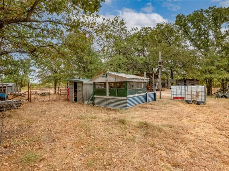 Mobile Home For Sale in Wise County , 353 R And R Drive, Springtown, Texas 76082, 3 Bedroom, 2 Bathroom, Garage spaces, 1,680 Sqft, built in 2015, mls#21369631, Real Estate Agent in Springtown, Homes For Sale in Wise county, Homes For Sale in Springtown, Realtor in Springtown Texas, Real Estate Brokerage Independent Realty Texas, Luminita Cordes Realtor