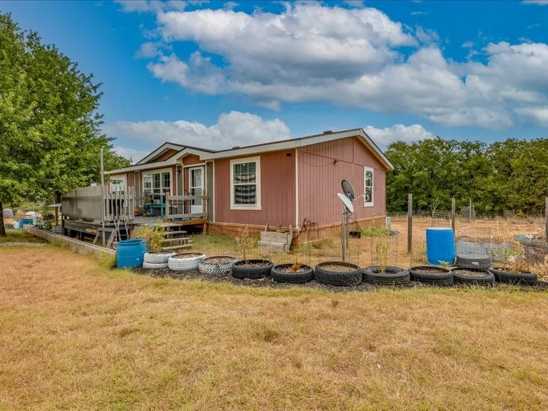 Mobile Home For Sale in Wise County , 353 R And R Drive, Springtown, Texas 76082, 3 Bedroom, 2 Bathroom, Garage spaces, 1,680 Sqft, built in 2015, mls#21369631, Real Estate Agent in Springtown, Homes For Sale in Wise county, Homes For Sale in Springtown, Realtor in Springtown Texas, Real Estate Brokerage Independent Realty Texas, Luminita Cordes Realtor