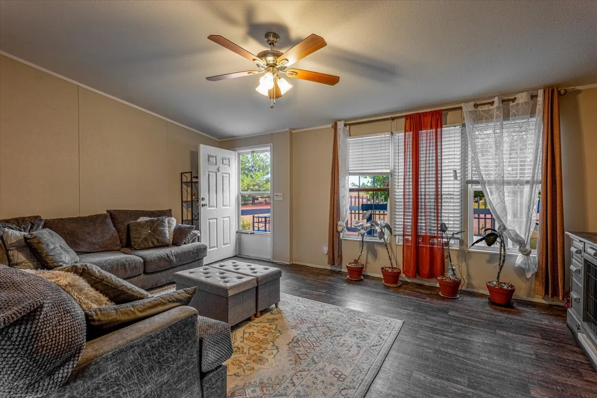 Mobile Home For Sale in Wise County , 353 R And R Drive, Springtown, Texas 76082, 3 Bedroom, 2 Bathroom, Garage spaces, 1,680 Sqft, built in 2015, mls#21369631, Real Estate Agent in Springtown, Homes For Sale in Wise county, Homes For Sale in Springtown, Realtor in Springtown Texas, Real Estate Brokerage Independent Realty Texas, Luminita Cordes Realtor