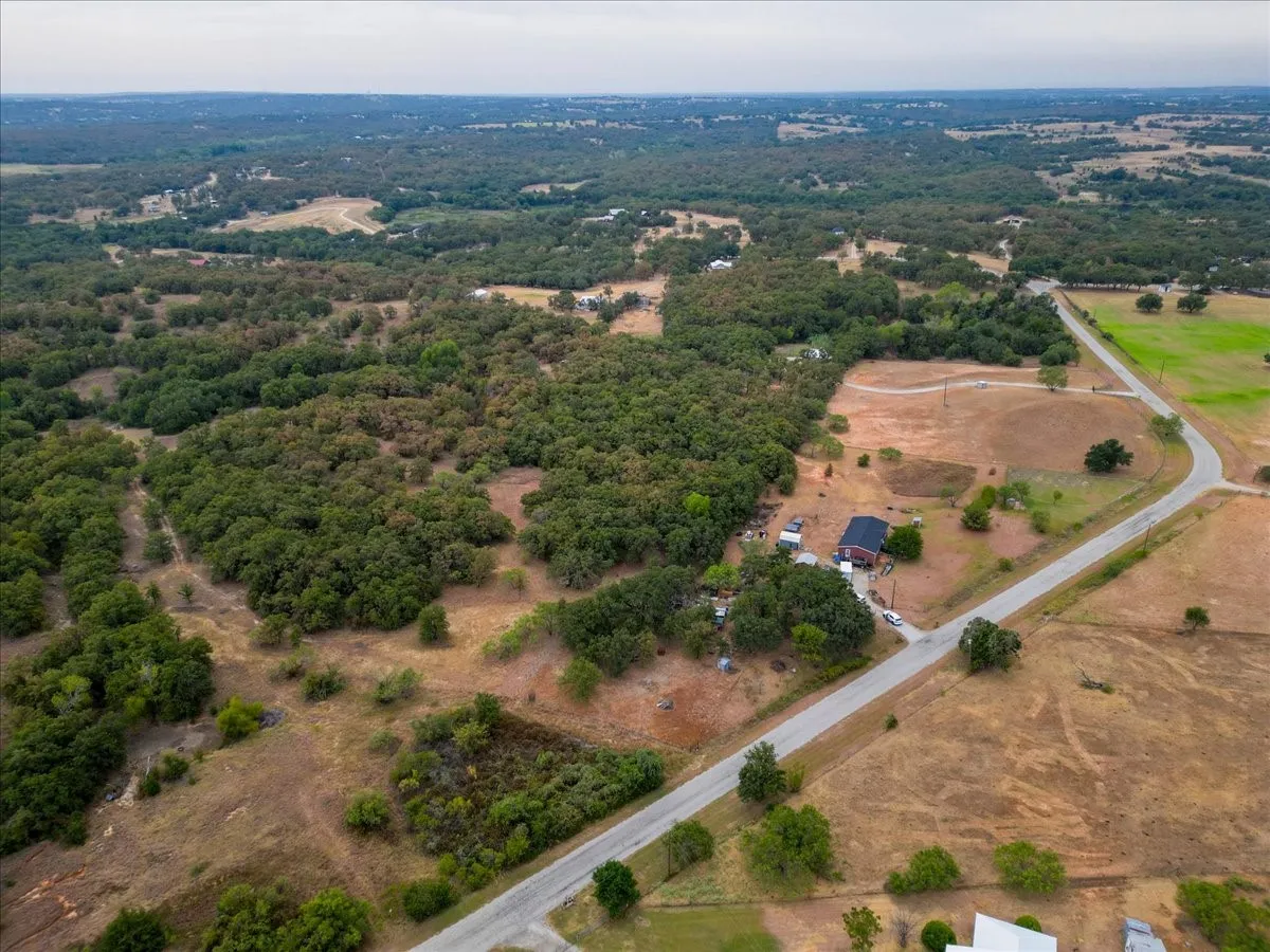 Mobile Home For Sale in Wise County , 353 R And R Drive, Springtown, Texas 76082, 3 Bedroom, 2 Bathroom, Garage spaces, 1,680 Sqft, built in 2015, mls#21369631, Real Estate Agent in Springtown, Homes For Sale in Wise county, Homes For Sale in Springtown, Realtor in Springtown Texas, Real Estate Brokerage Independent Realty Texas, Luminita Cordes Realtor