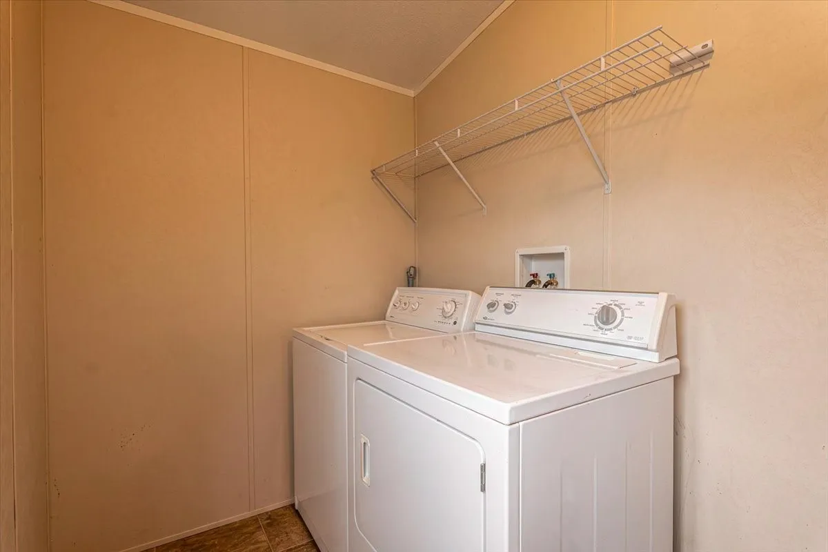 Mobile Home For Sale in Wise County , 353 R And R Drive, Springtown, Texas 76082, 3 Bedroom, 2 Bathroom, Garage spaces, 1,680 Sqft, built in 2015, mls#21369631, Real Estate Agent in Springtown, Homes For Sale in Wise county, Homes For Sale in Springtown, Realtor in Springtown Texas, Real Estate Brokerage Independent Realty Texas, Luminita Cordes Realtor